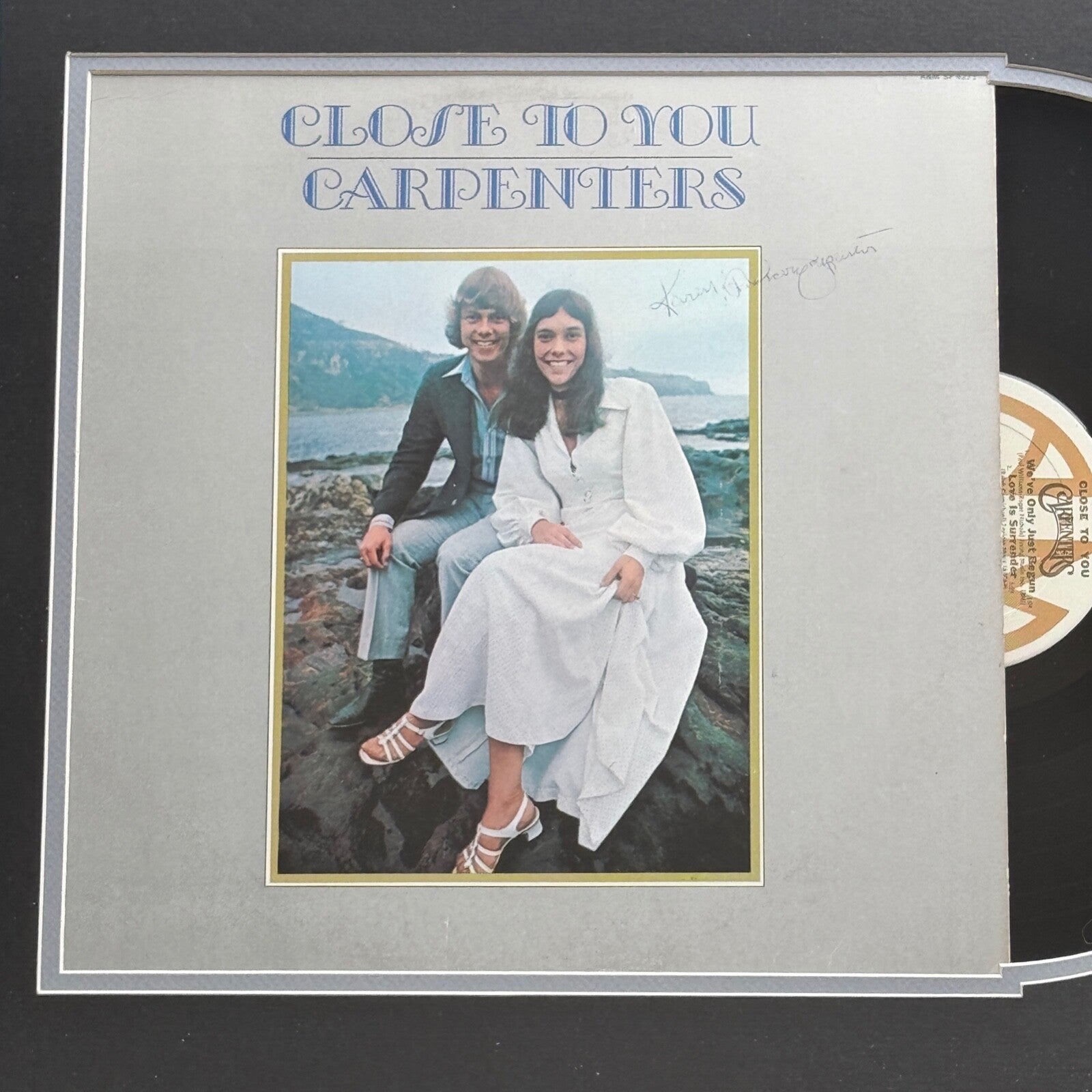 CARPENTERS * JSA * KAREN & RICHARD AUTOGRAPH "CLOSE TO YOU" ALBUM SIGNED LP
