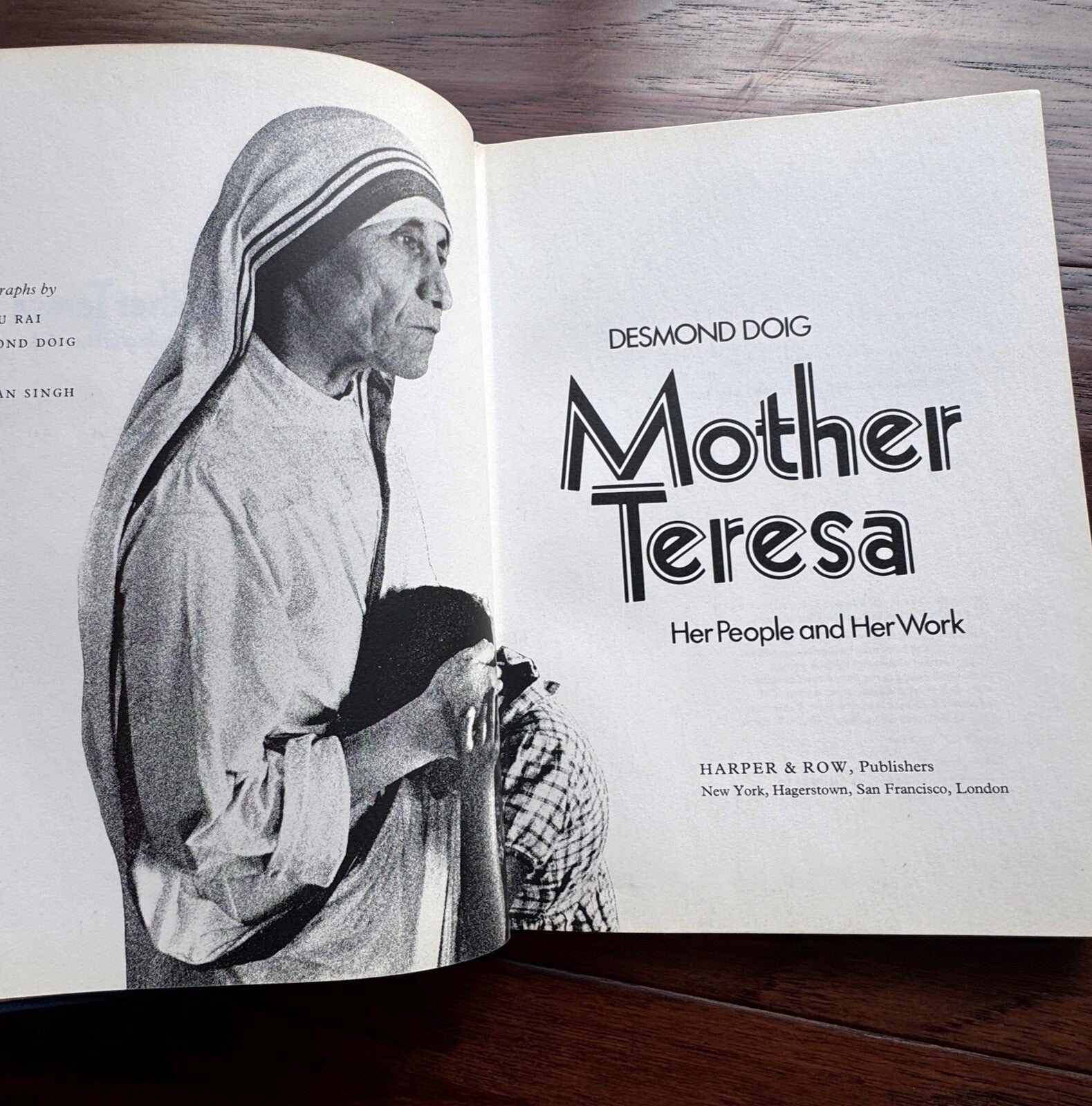 MOTHER TERESA * JSA *  1st Ed. Book Autograph BIOGRAPHY Signed * Catholic Saint