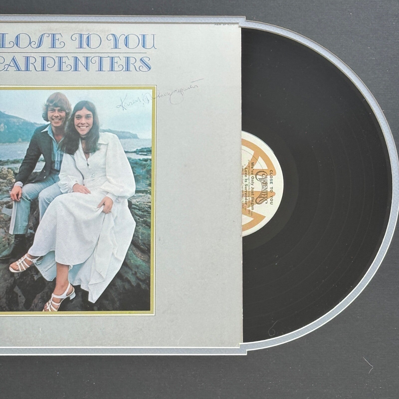 CARPENTERS * JSA * KAREN & RICHARD AUTOGRAPH "CLOSE TO YOU" ALBUM SIGNED LP