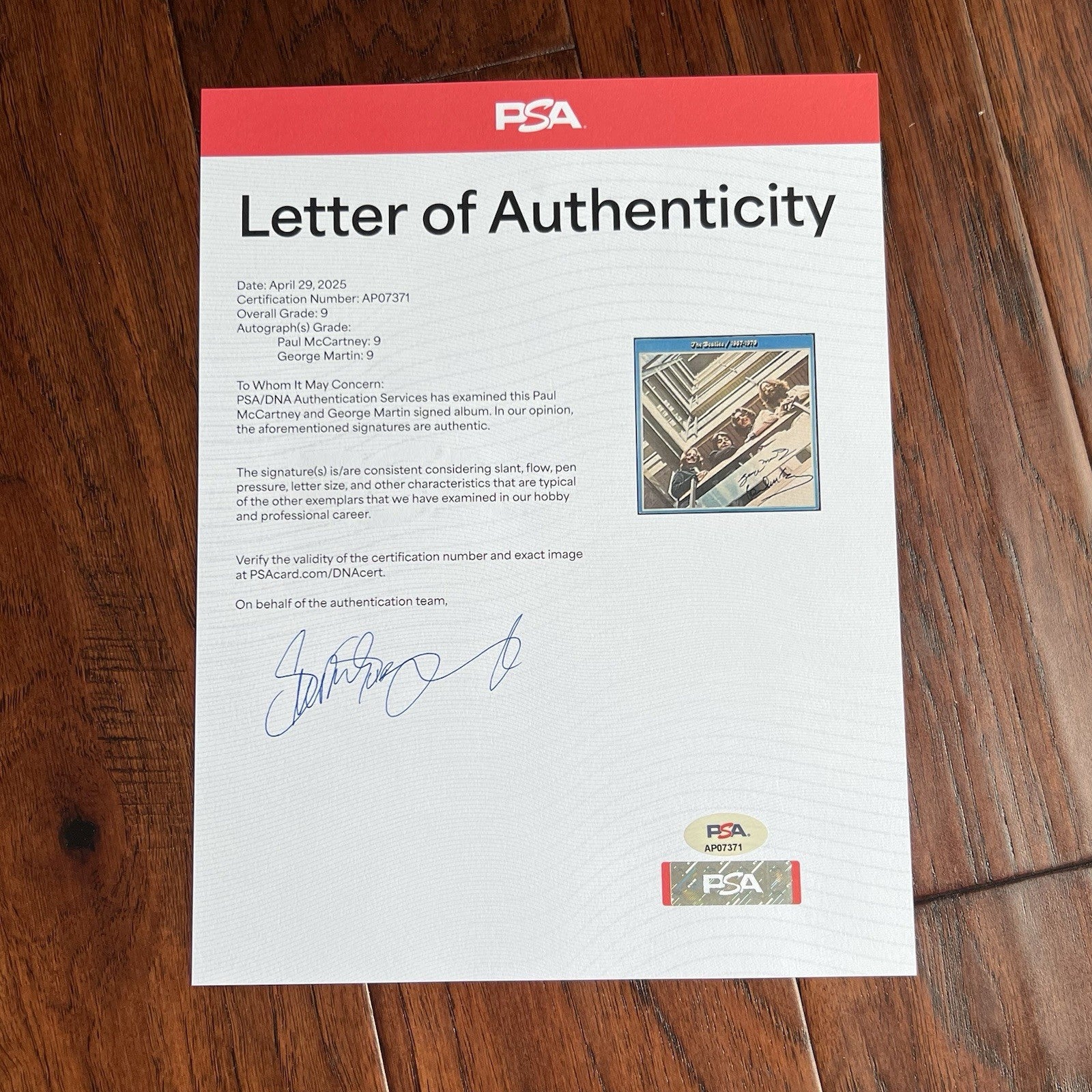 PAUL McCARTNEY & GEORGE MARTIN * PSA *  Autograph BEATLES 1967-1970 Album Signed