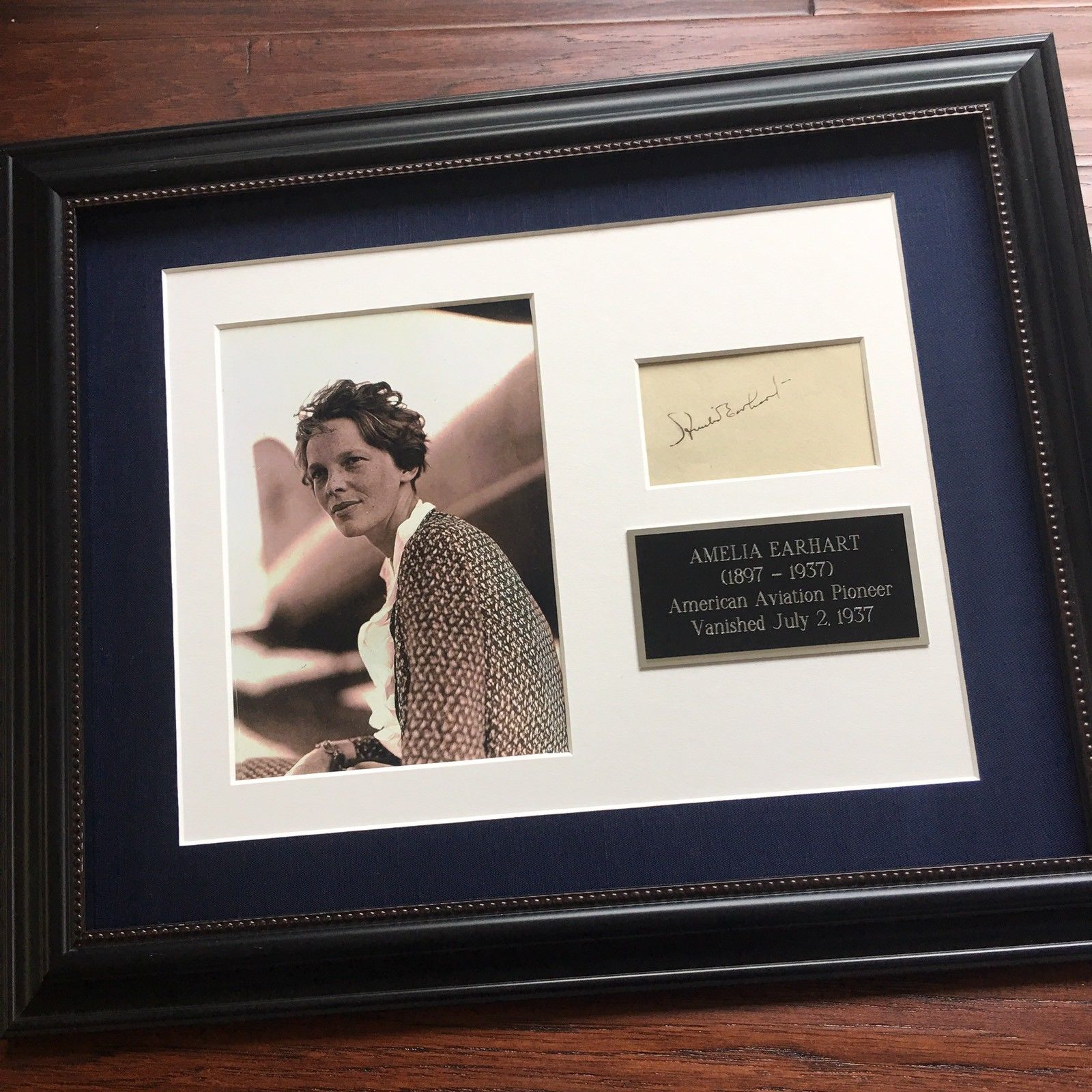 AMELIA EARHART * Legendary Aviator * authentic SIGNED Note Paper * AUTOGRAPH