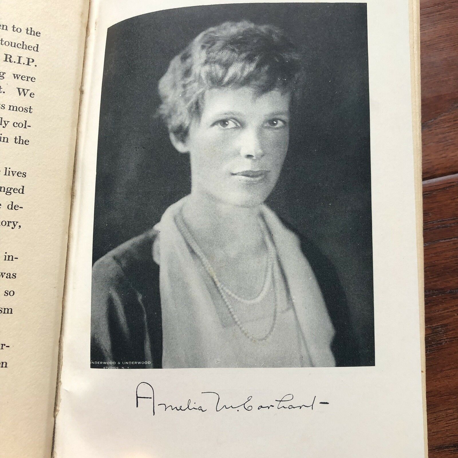 AMELIA EARHART * Hand Signed 1st Edition of 20 Hrs. 40 Mins. * Autograph Book