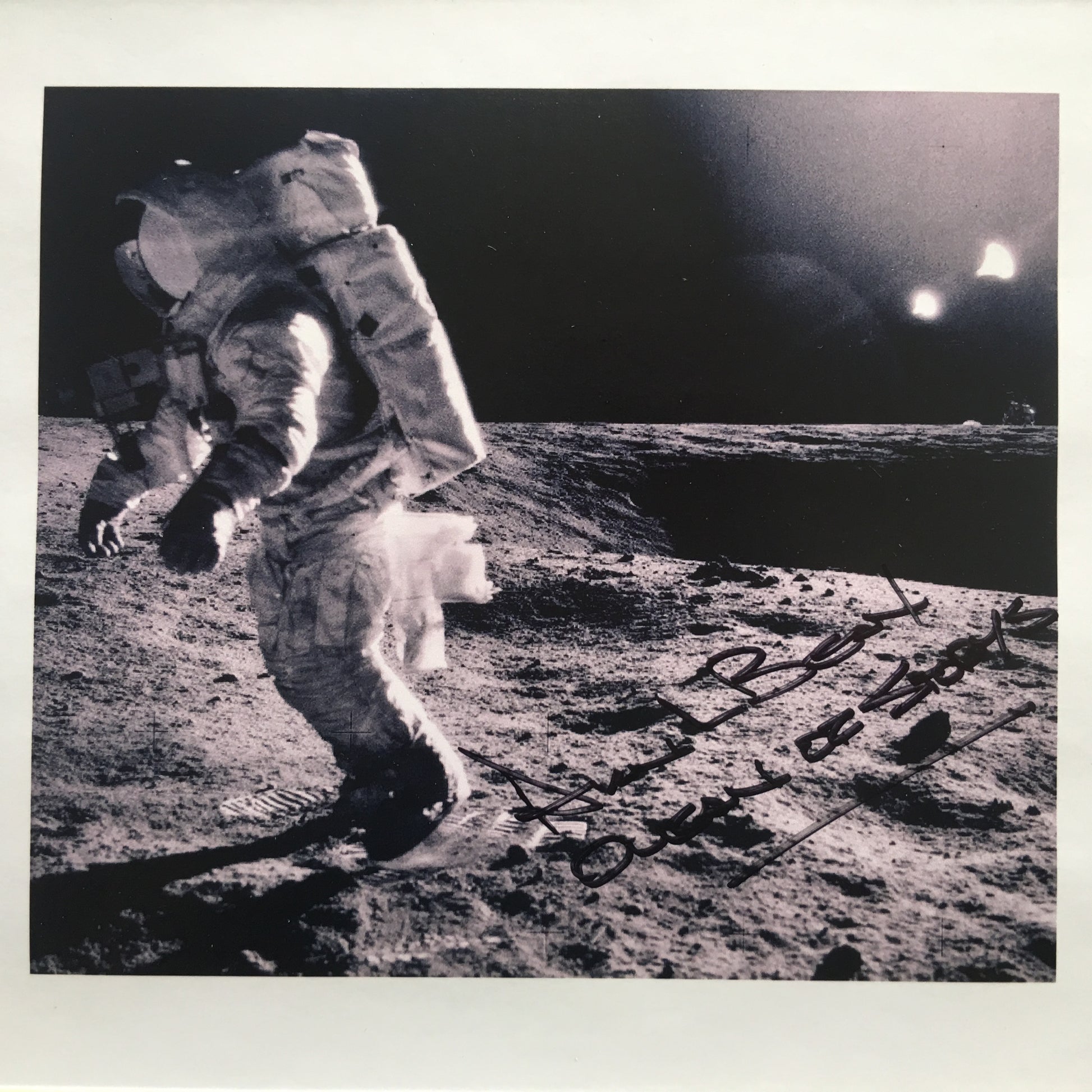 ALAN BEAN * PSA/DNA * scarce AUTOGRAPH Mag photo SIGNED * Apollo 12 NASA