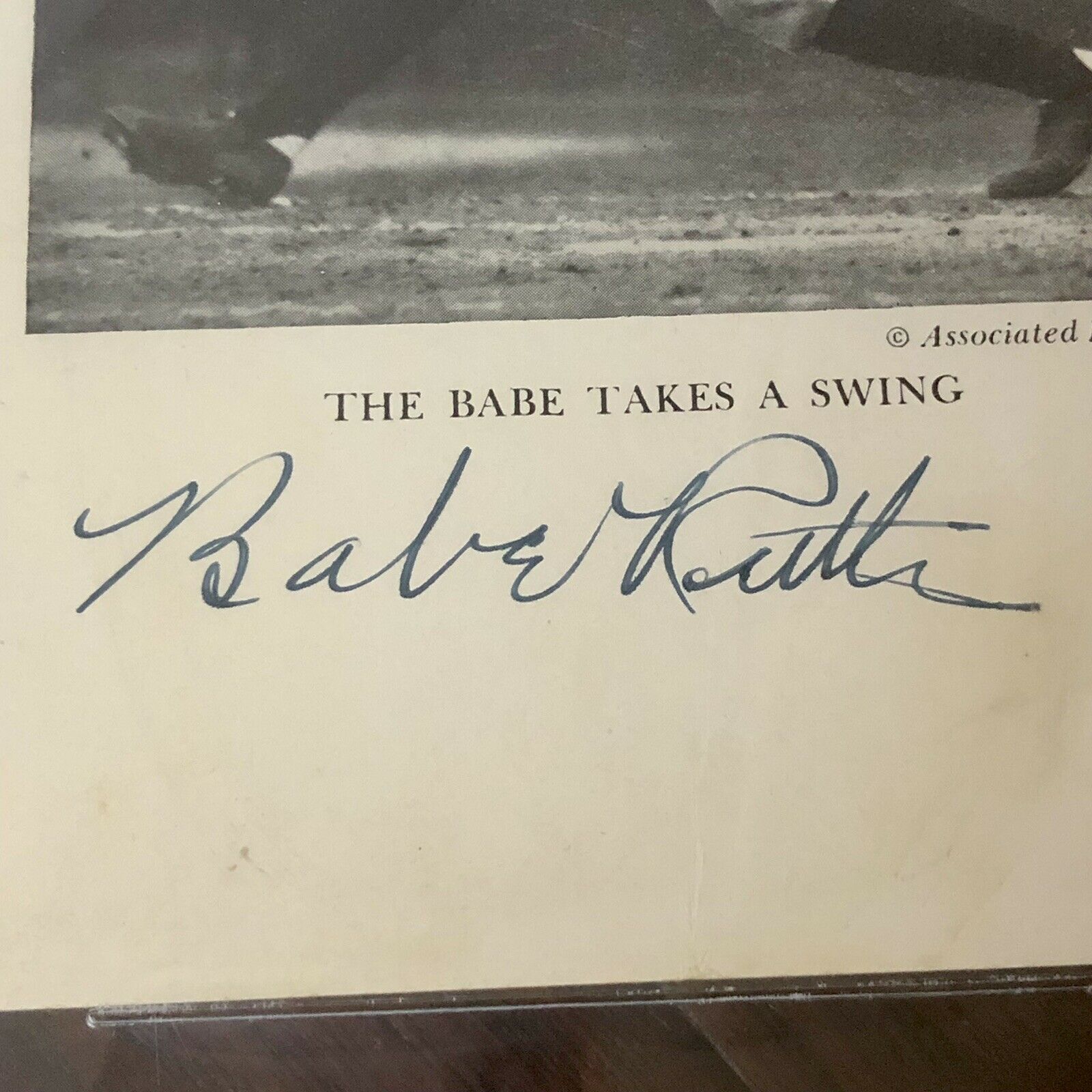 BABE RUTH * Beckett BAS * Autograph Uninscribed At Bat Photo Signed Graded 8