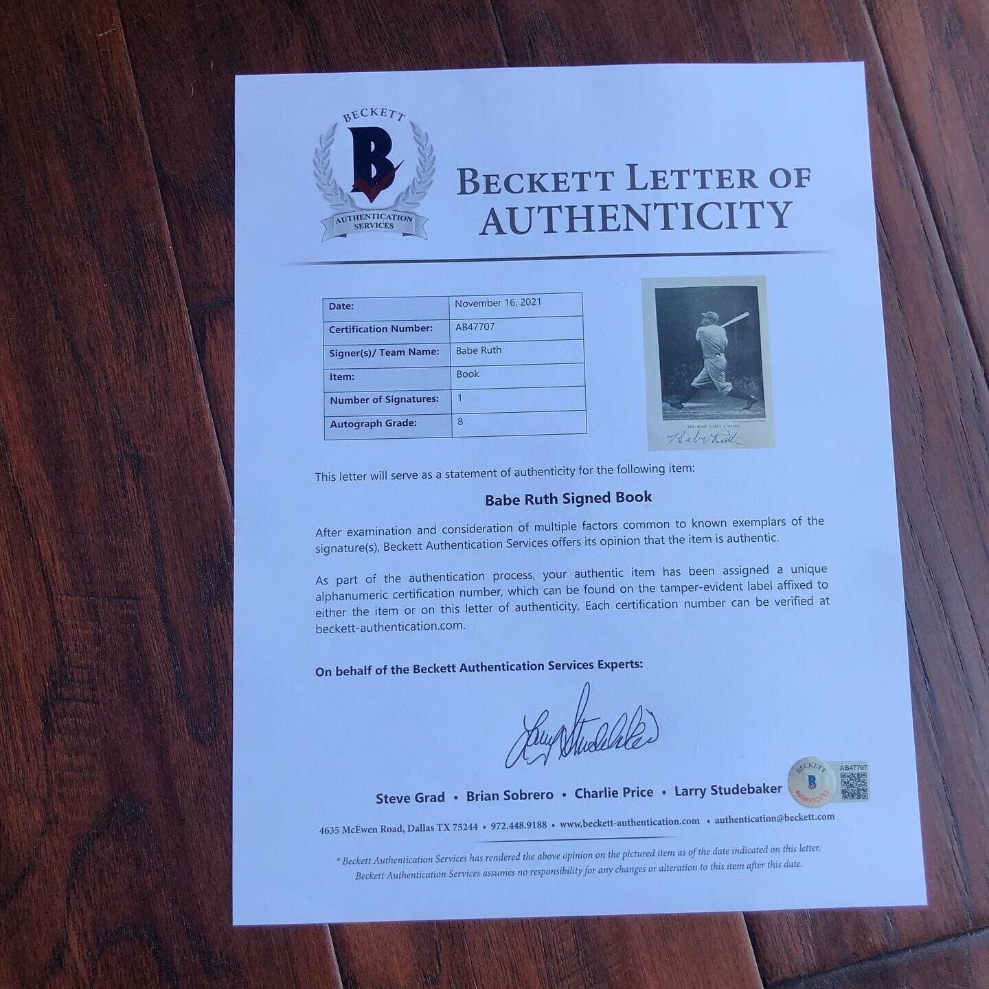 BABE RUTH * Beckett BAS * Autograph Uninscribed At Bat Photo Signed Graded 8