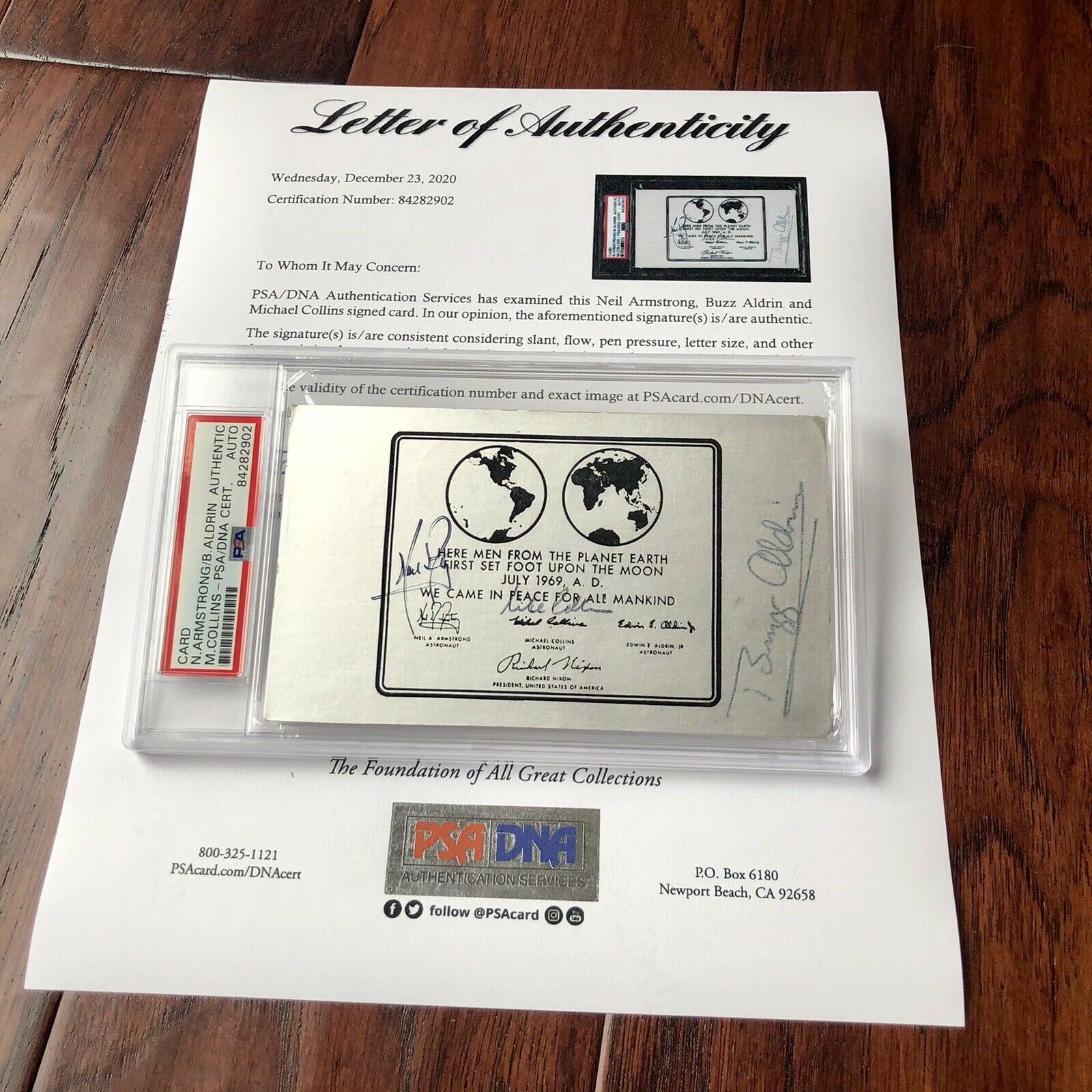 APOLLO 11 * PSA/DNA * Crew Signed Came In Peace Plaque Autograph Neil Armstrong