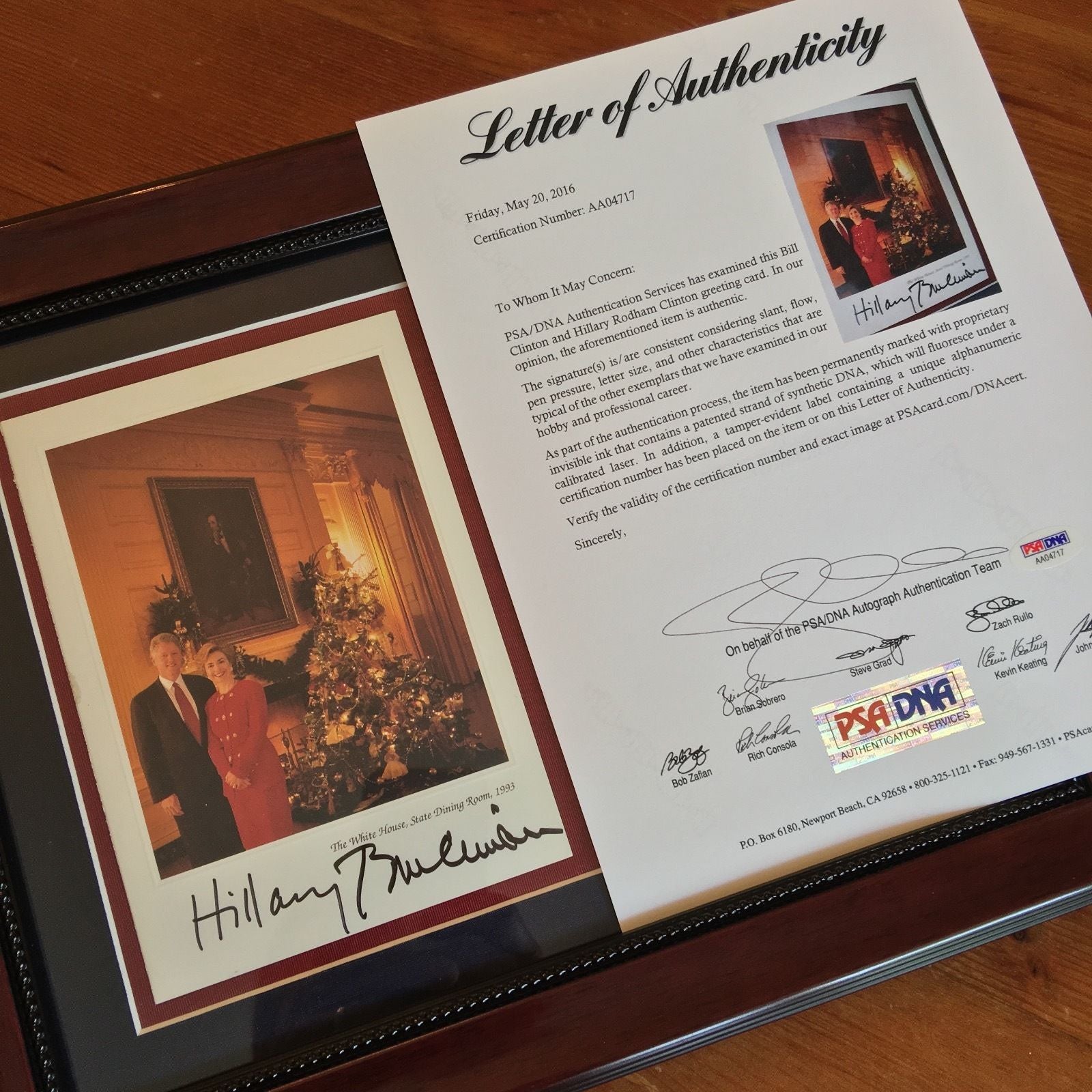 PSA/DNA Bill and Hillary Clinton Autographed White House Card Photo