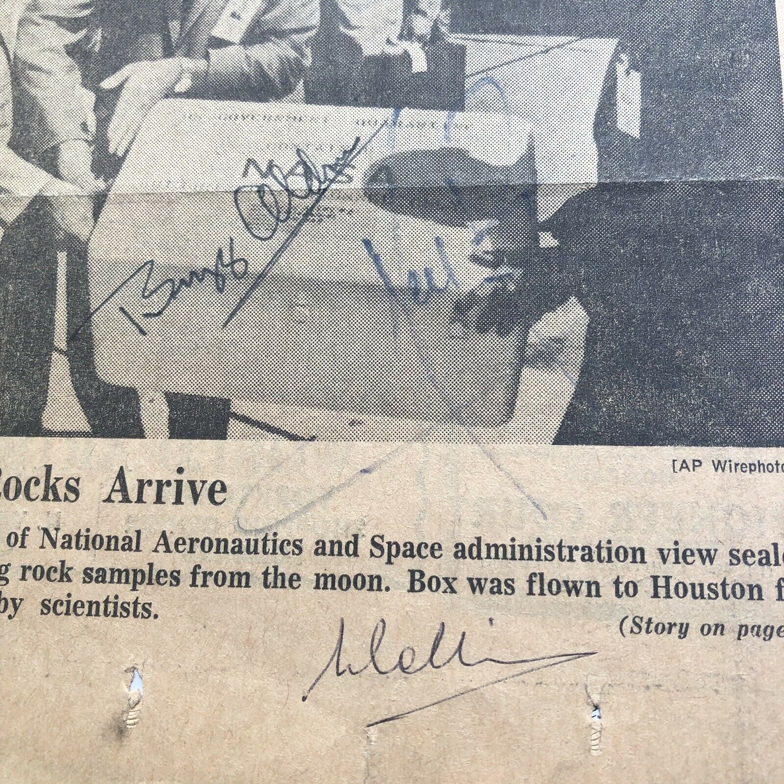 APOLLO 11 CREW SIGNED * BECKETT BAS * AUTOGRAPH "Moon Rocks" Neil Armstrong