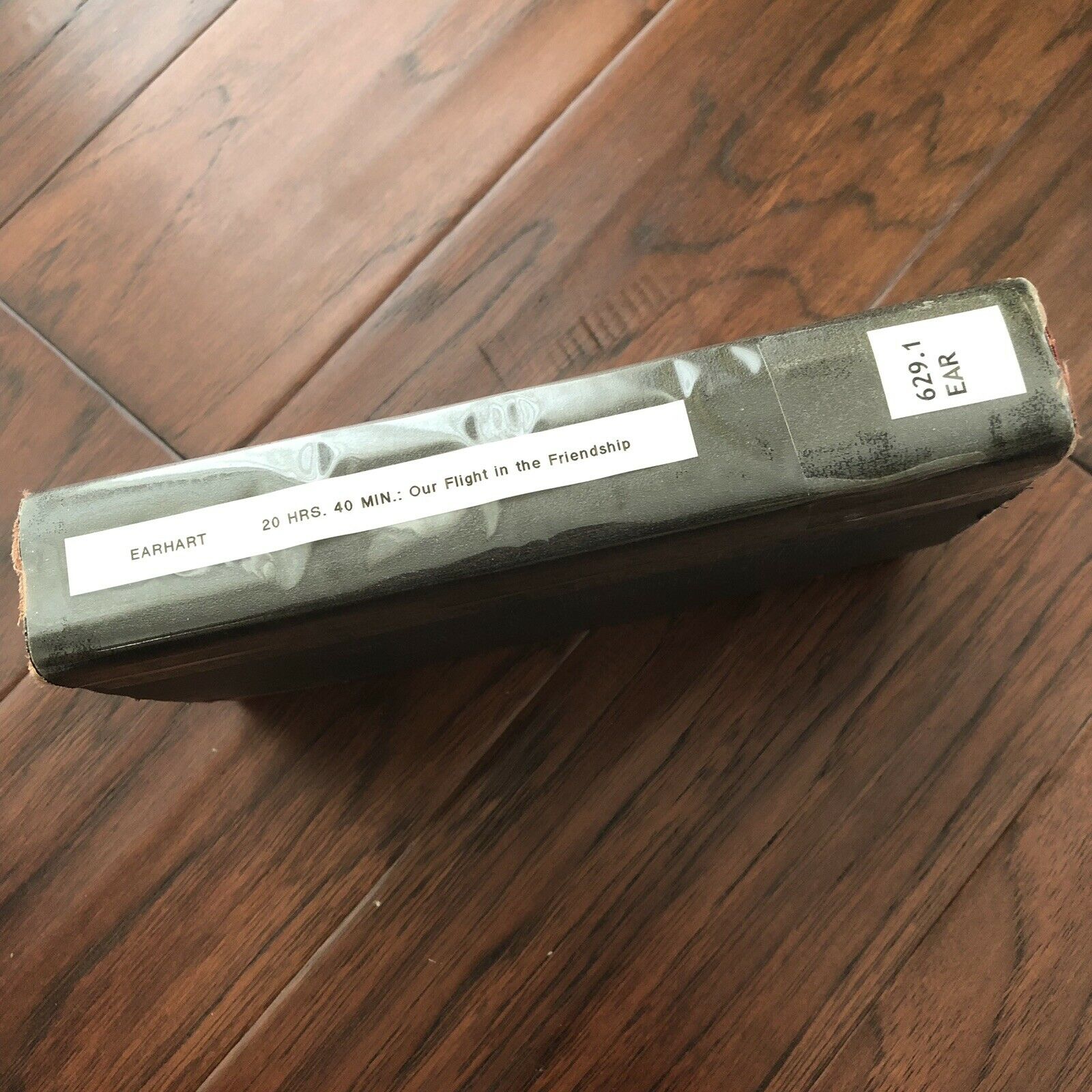 AMELIA EARHART * JSA COA * Signed Copy of 20 Hrs 40 Mins * Autograph Book