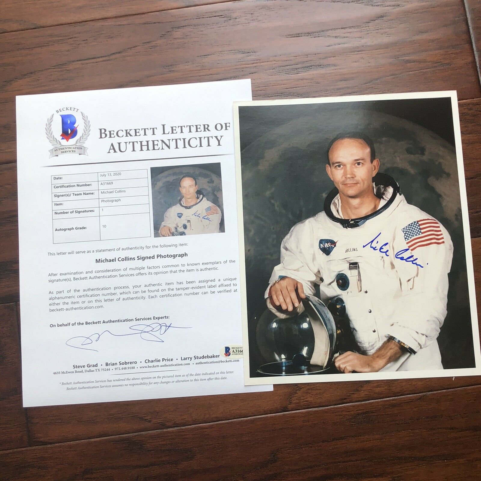 MICHAEL COLLINS * Beckett BAS 10 * Signed Space Suit Photo Autograph * Apollo 11