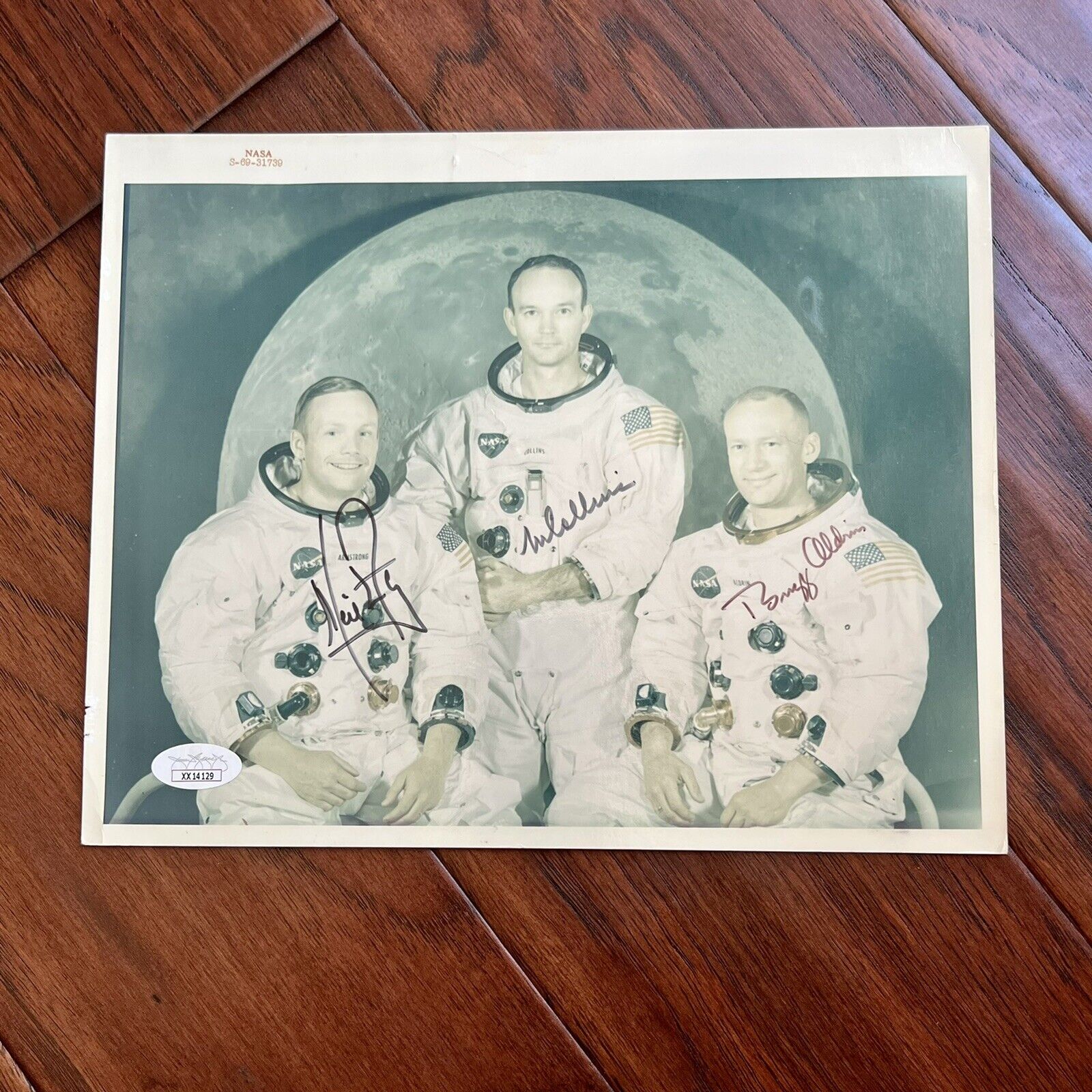 APOLLO 11 * JSA * Uninscribed Crew Signed Red # Photo Autograph Neil Armstrong