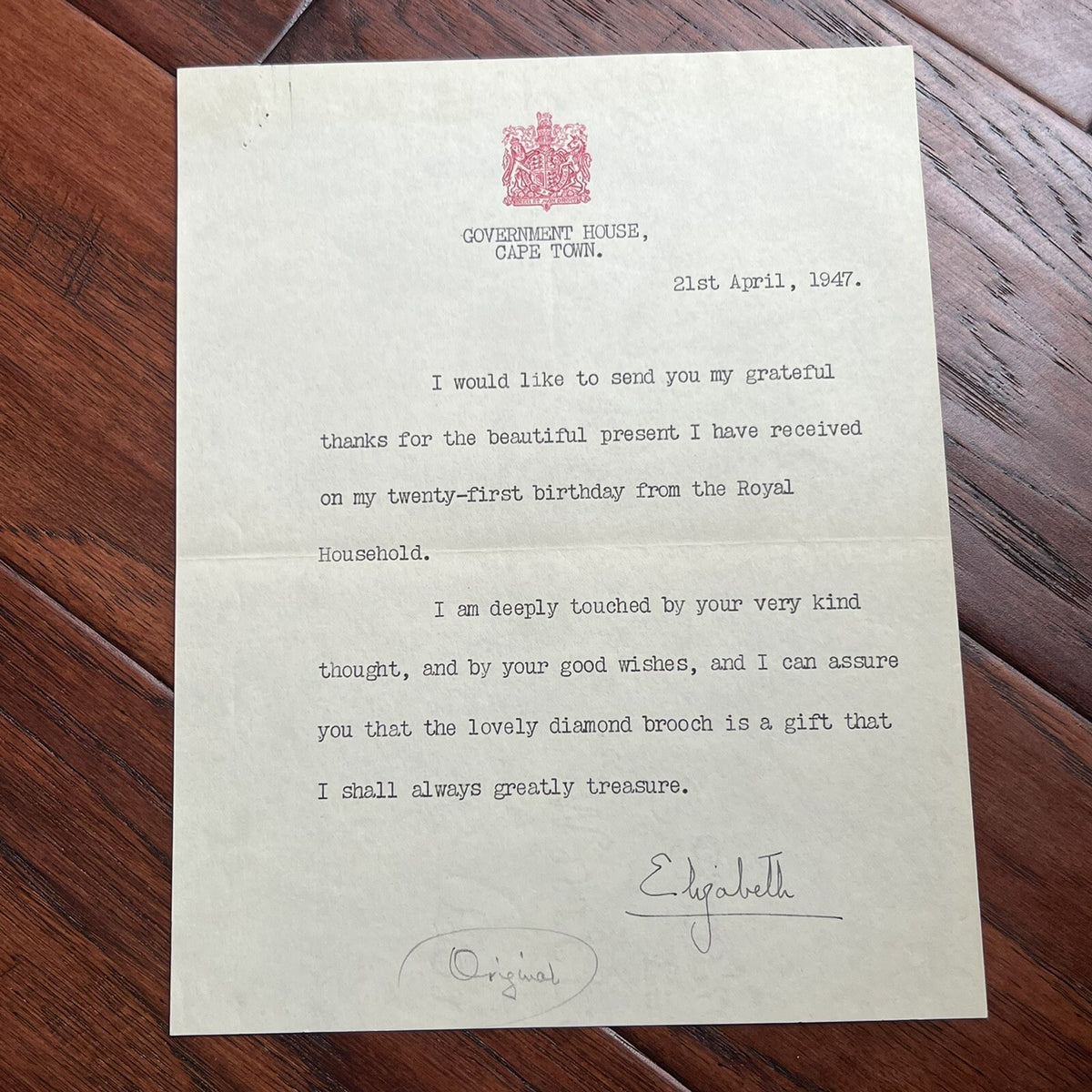 QUEEN ELIZABETH II * JSA LOA * Signed Letter Re 21st Birthday Gift Autograph