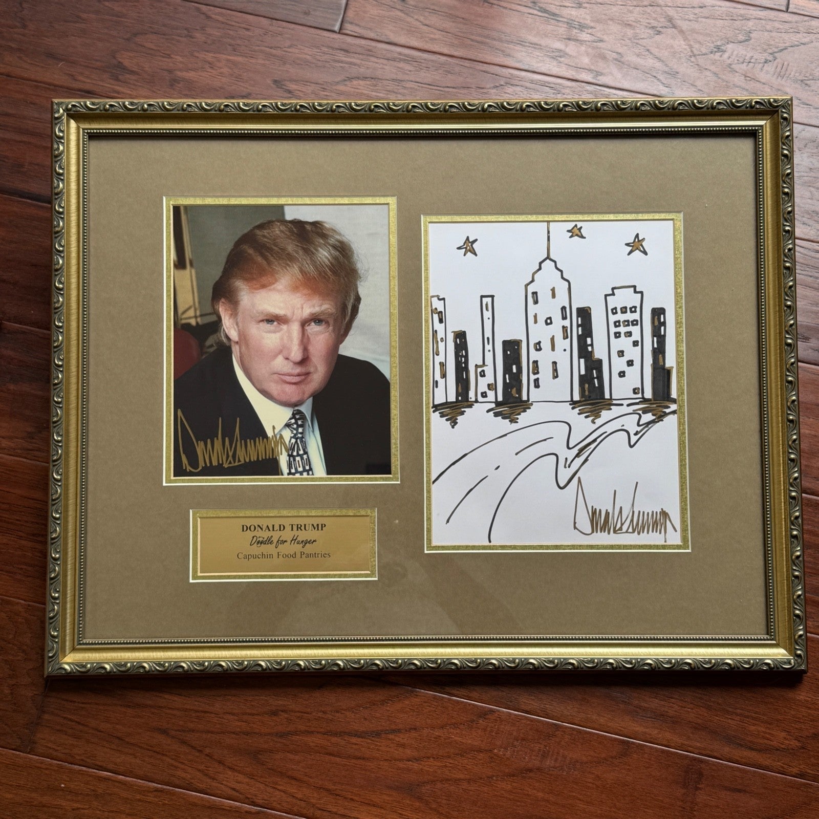 DONALD TRUMP * CHARITY DRAWING NYC SKYLINE SKETCH & SIGNED PHOTO AUTOGRAPH