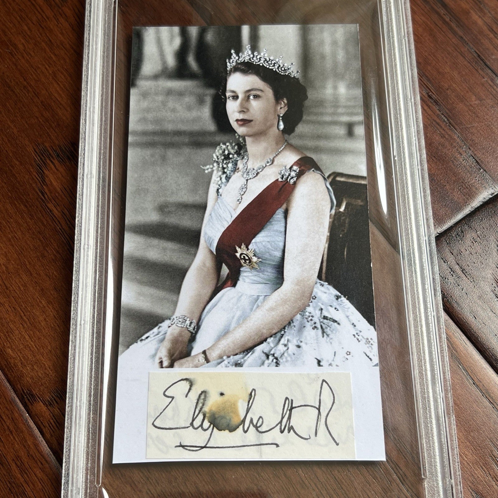 QUEEN ELIZABETH II * PSA * Autograph Cut Signature Custom Card Signed