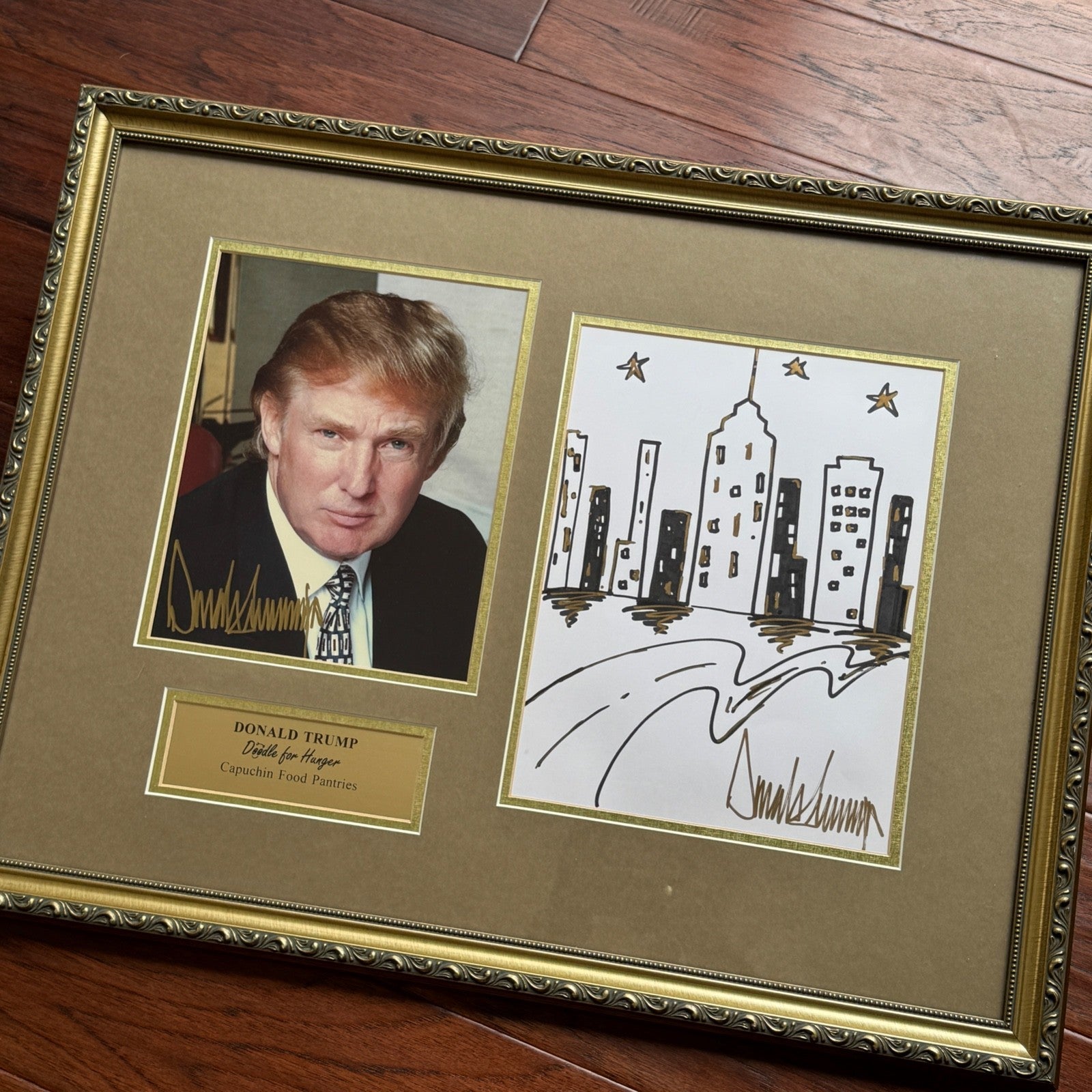 DONALD TRUMP * CHARITY DRAWING NYC SKYLINE SKETCH & SIGNED PHOTO AUTOGRAPH