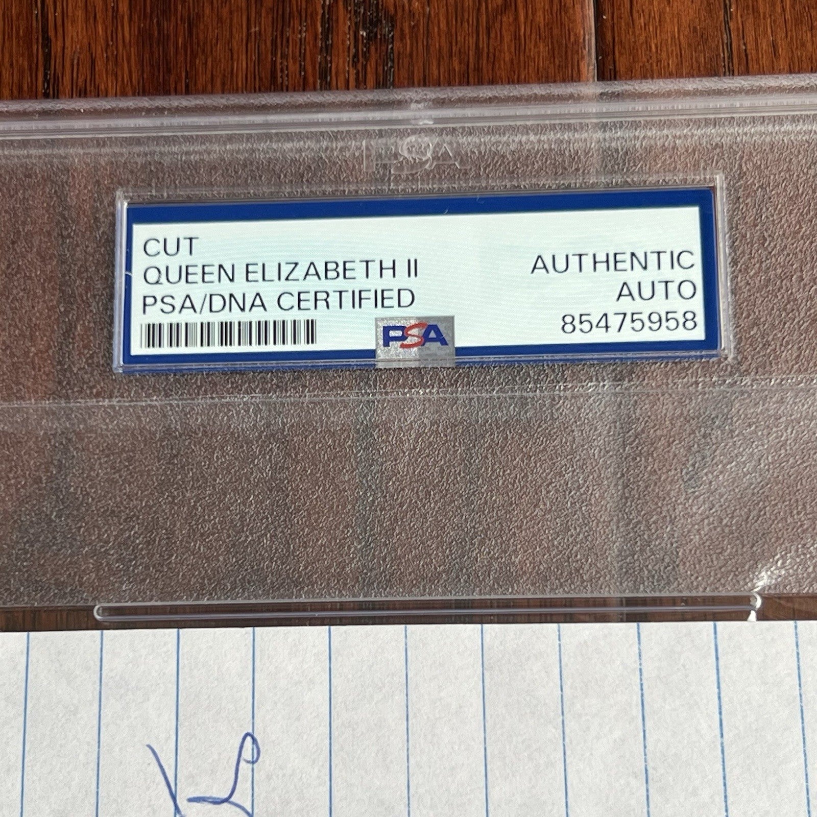 QUEEN ELIZABETH II * PSA * Autograph Handwritten Note Signed re: Her PHOTO Hobby