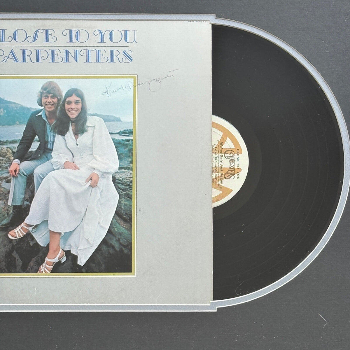 CARPENTERS * JSA * KAREN & RICHARD AUTOGRAPH "CLOSE TO YOU" ALBUM SIGNED LP