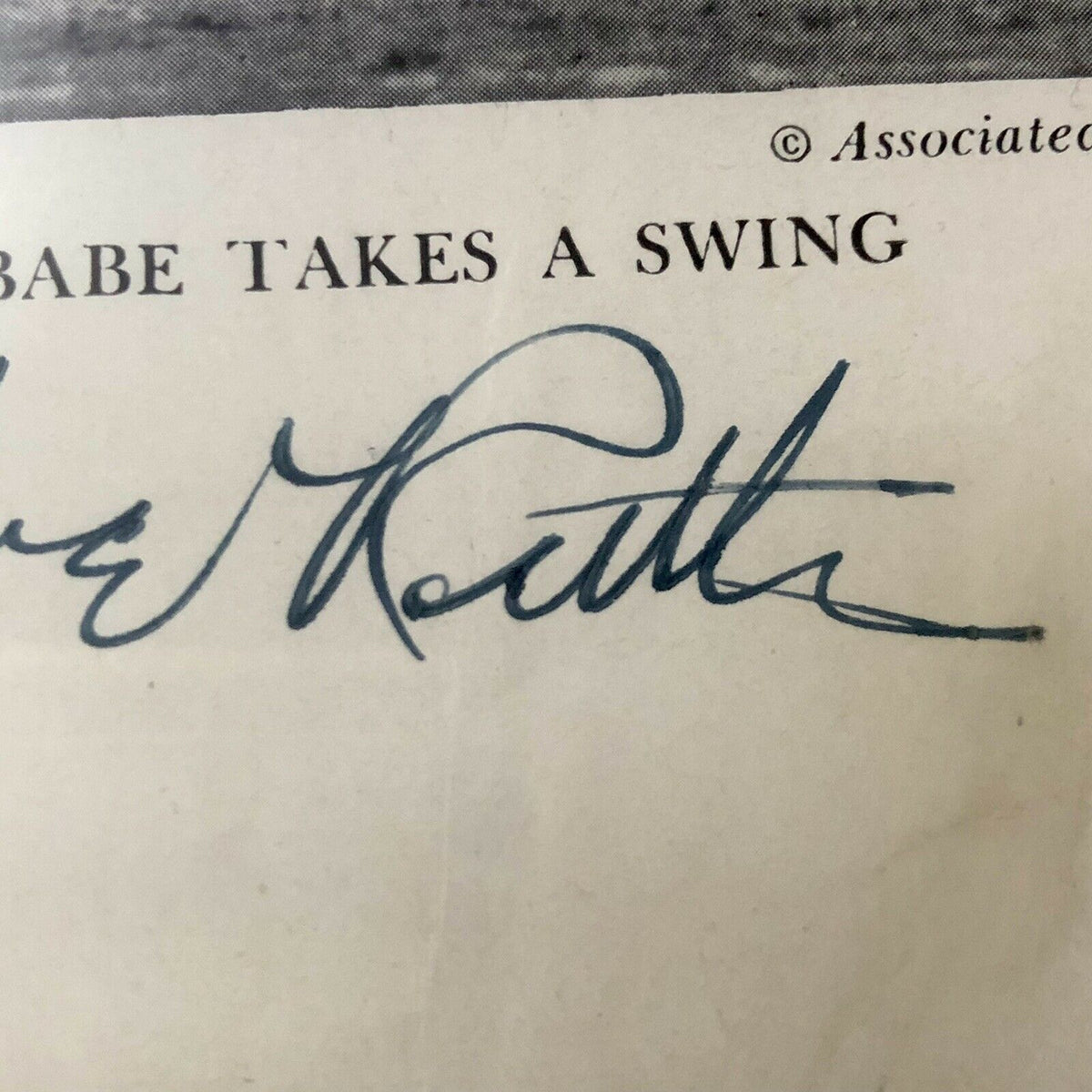 BABE RUTH * Beckett BAS * Autograph Uninscribed At Bat Photo Signed Graded 8