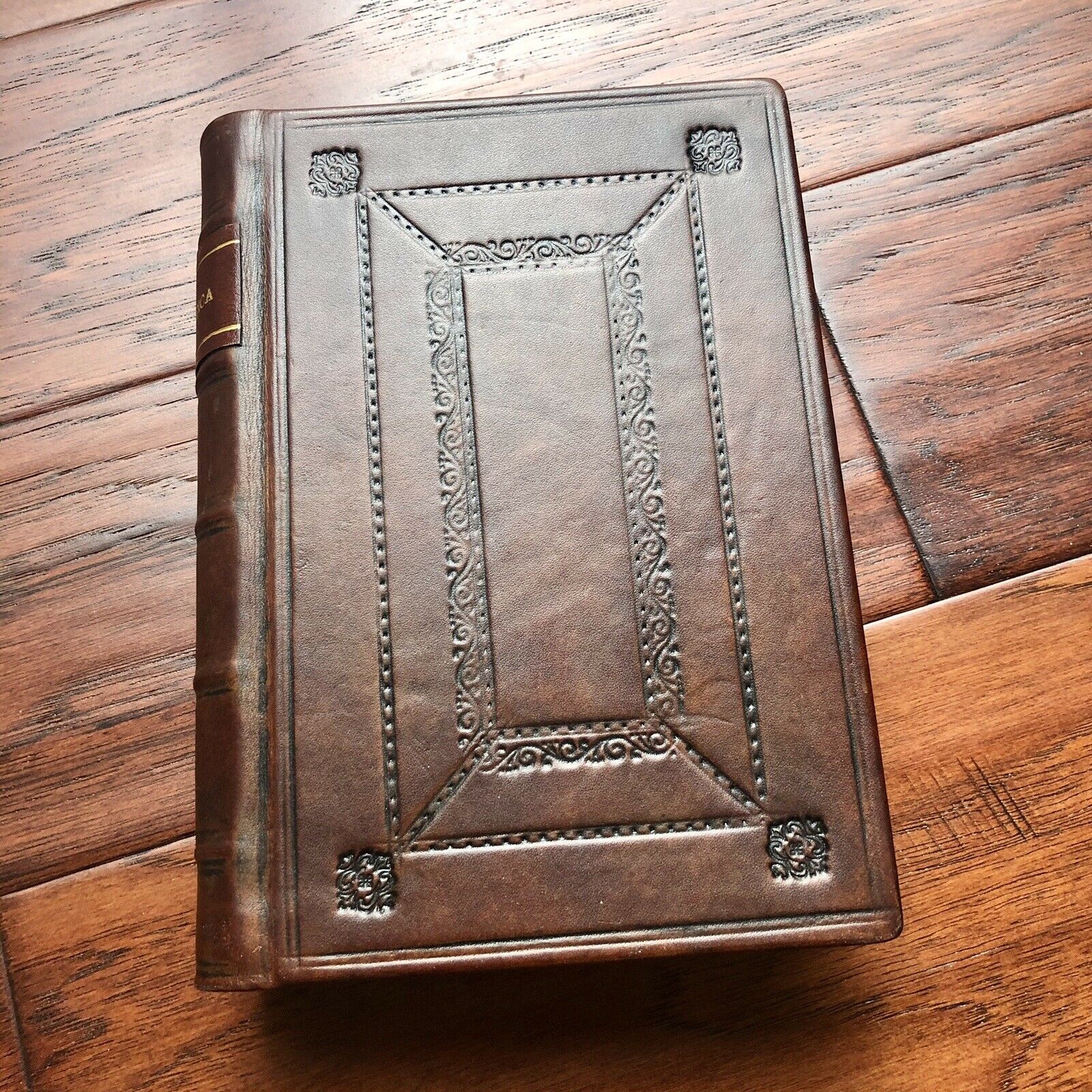 FLORENCE NIGHTINGALE * JSA * Autograph Medical Book Signed to Shipwreck Nurse *
