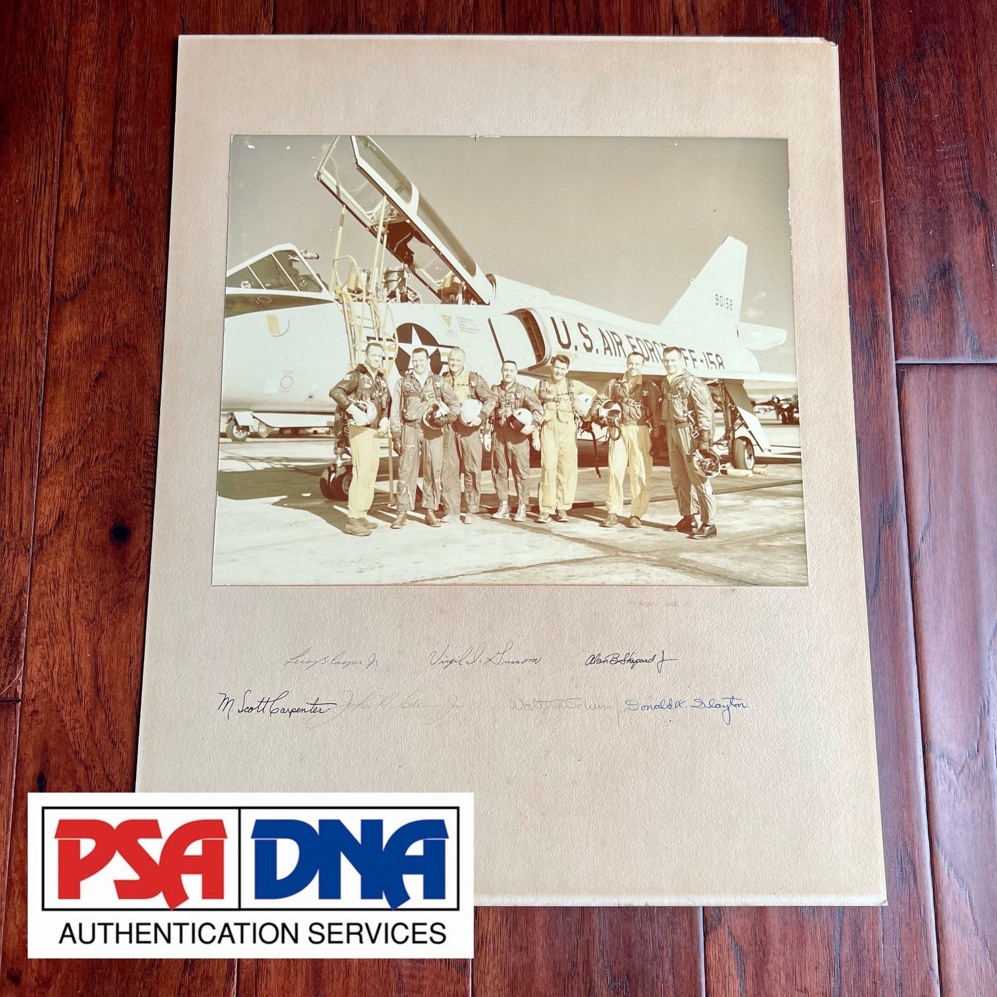 MERCURY 7 * PSA * Autograph 16x20 Presentation Photo Signed * Gus Grissom Seven