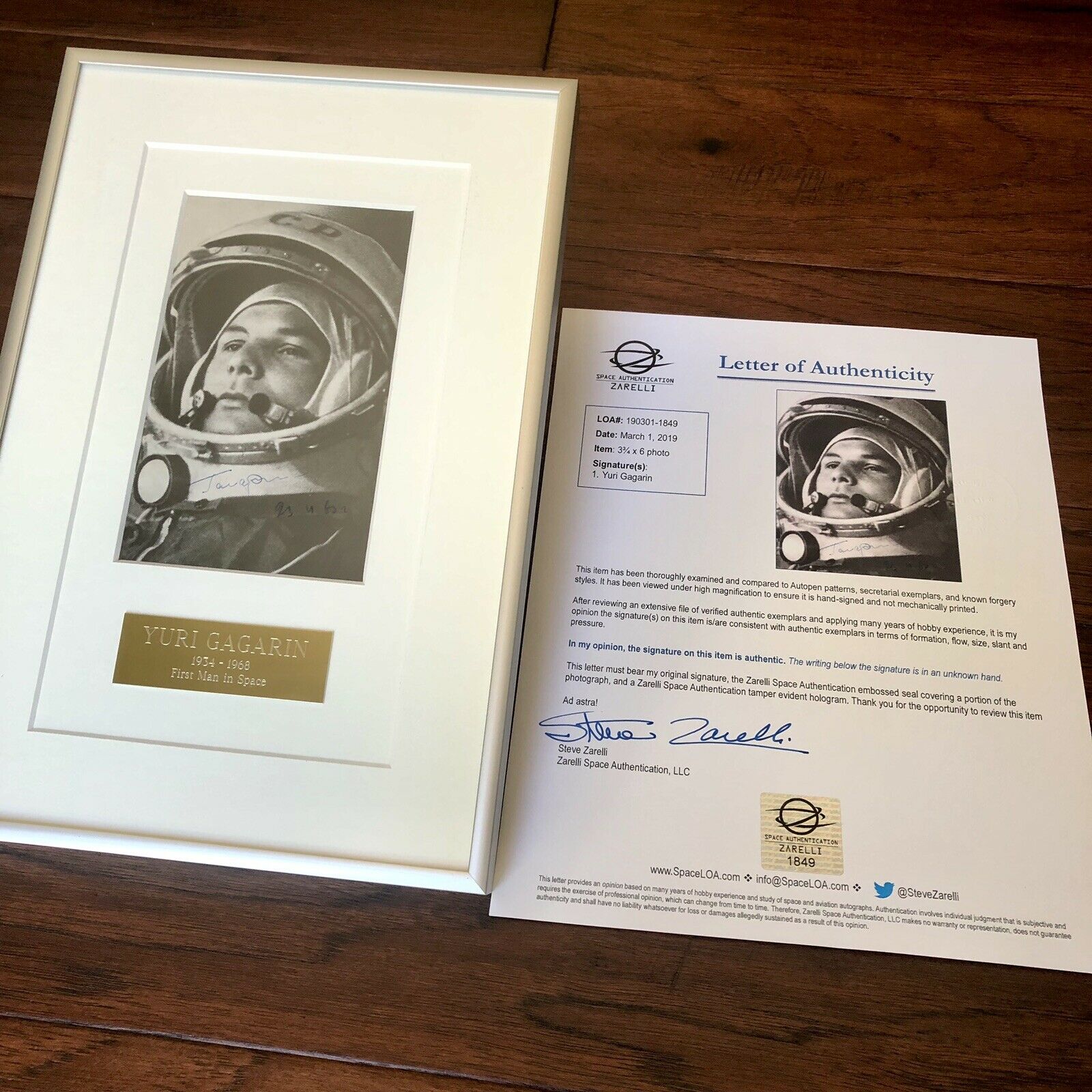 YURI GAGARIN * ZARELLI LOA * Autograph SPACE SUIT PORTRAIT Signed Photo * Vostok