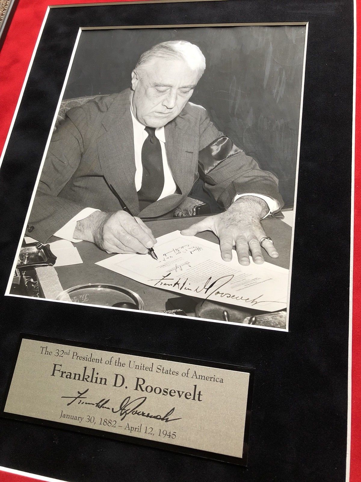 FRANKLIN D. ROOSEVELT * Signed DECLARING WAR ON JAPAN Photo * JSA COA Autograph