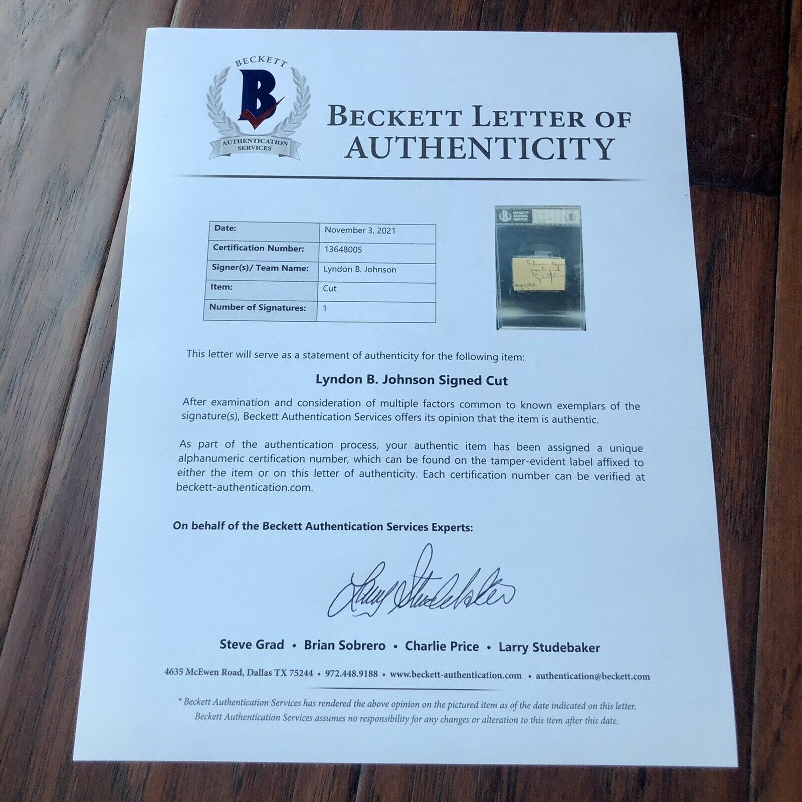 LYNDON B. JOHNSON * BECKETT BAS SLAB * Autograph Signature As President Signed