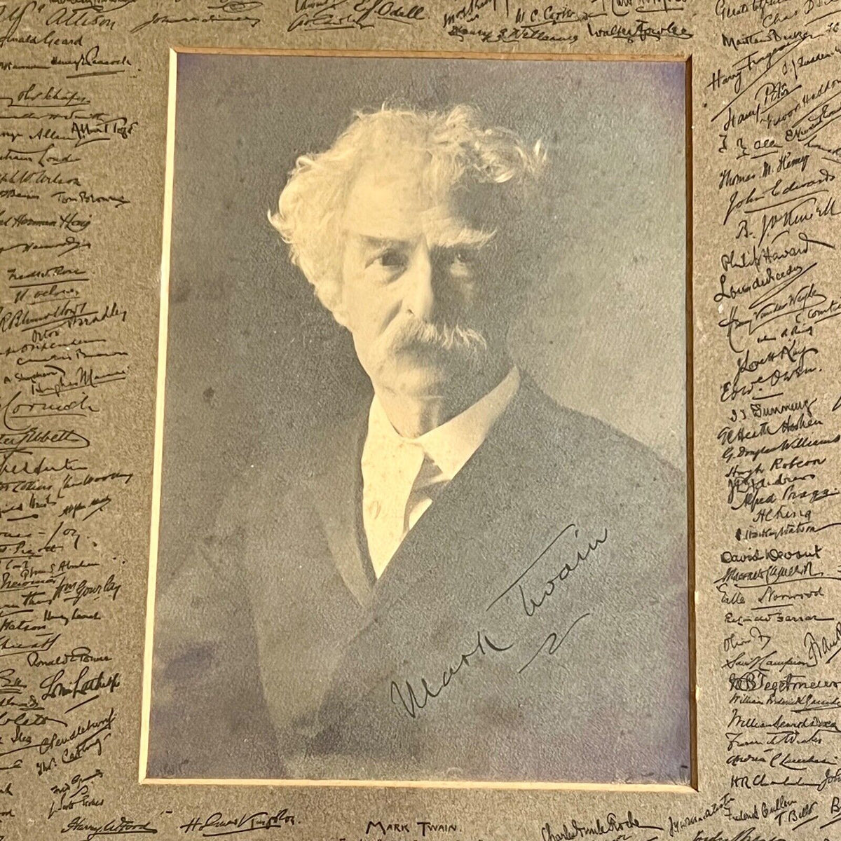 MARK TWAIN / SAMUEL L. CLEMENS * JSA * Autograph 'Savage Club' Photo Signed