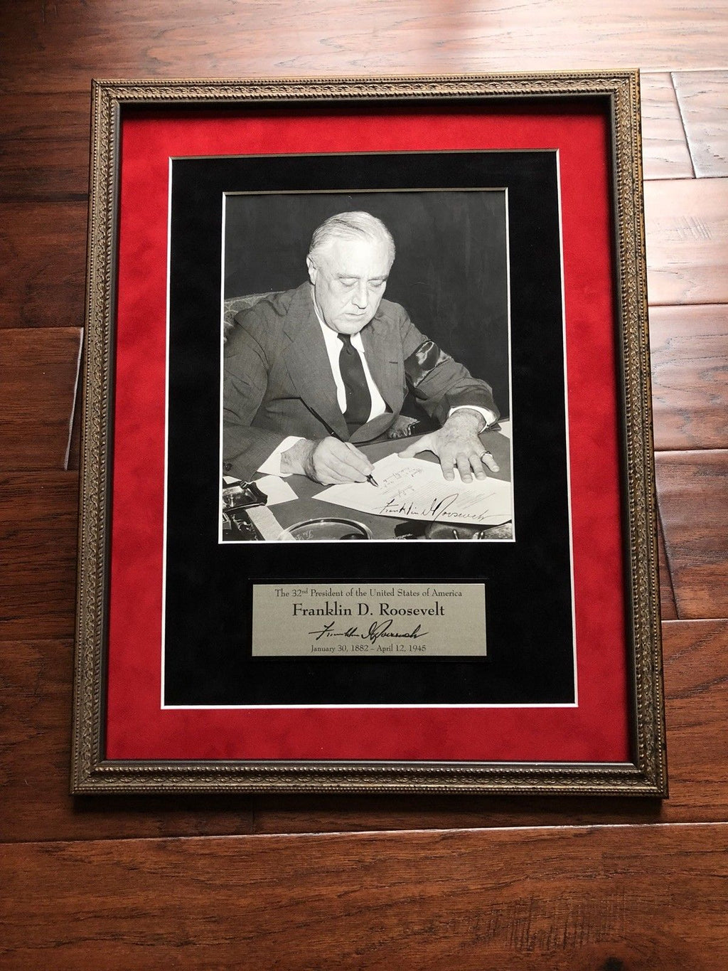 FRANKLIN D. ROOSEVELT * Signed DECLARING WAR ON JAPAN Photo * JSA COA Autograph