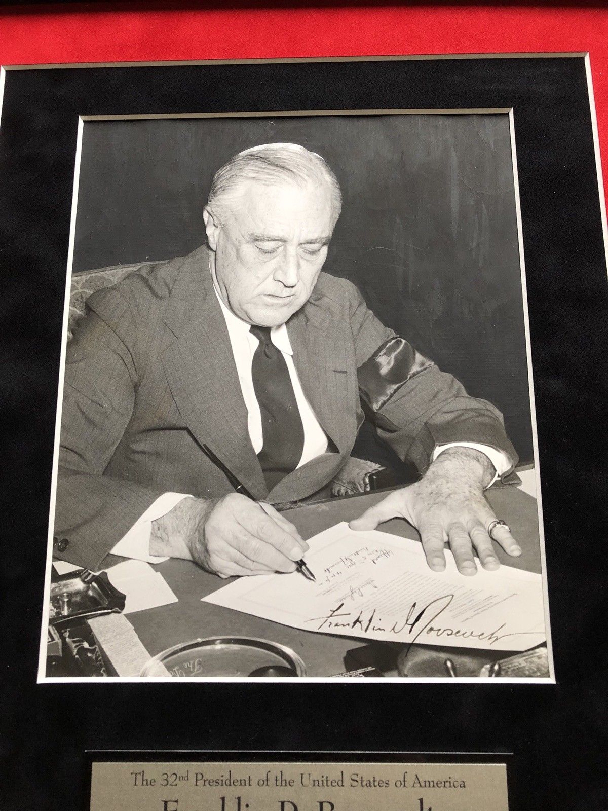 FRANKLIN D. ROOSEVELT * Signed DECLARING WAR ON JAPAN Photo * JSA COA Autograph