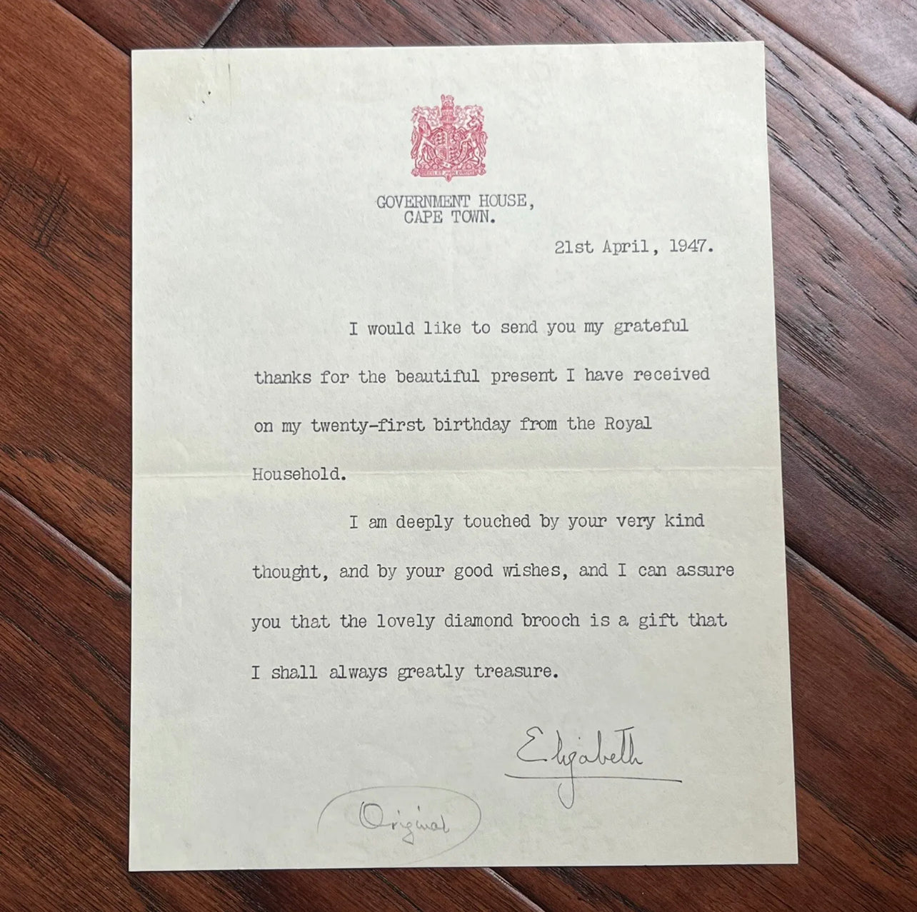 QUEEN ELIZABETH II * JSA LOA * Signed Letter Re 21st Birthday Gift Autograph