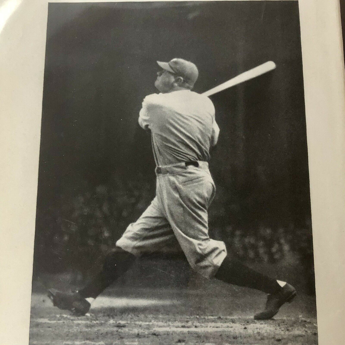 BABE RUTH * Beckett BAS * Autograph Uninscribed At Bat Photo Signed Graded 8