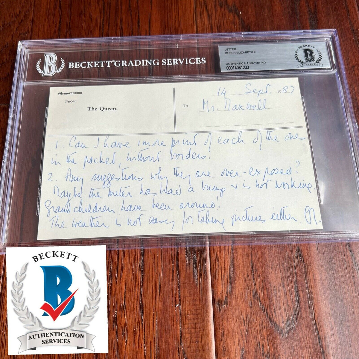 QUEEN ELIZABETH II * BAS * Hand Written AUTOGRAPH "From The Queen" Note SIGNED