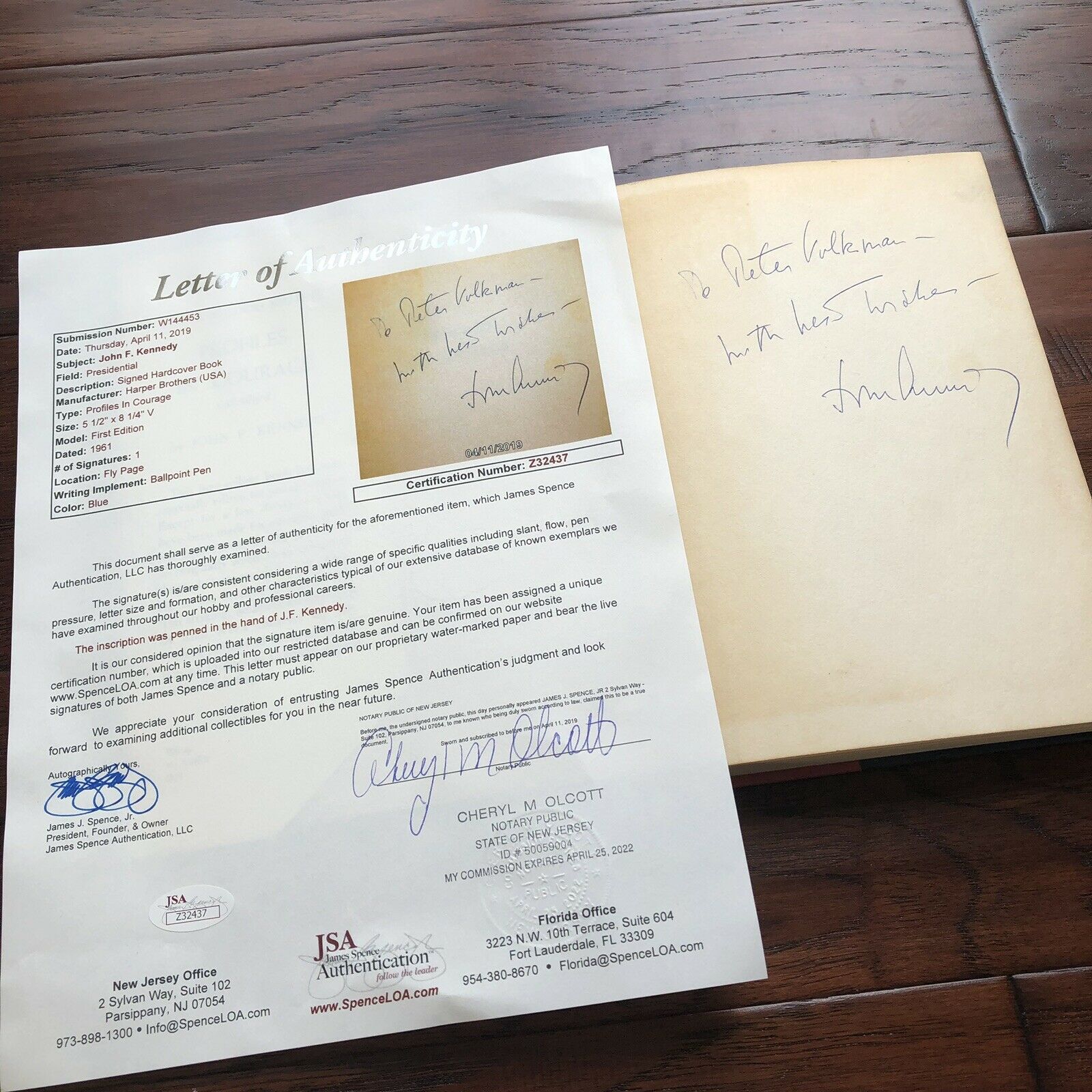 JOHN F. KENNEDY * JSA LOA * 1961 Signed AS PRESIDENT Book Profiles * Autograph