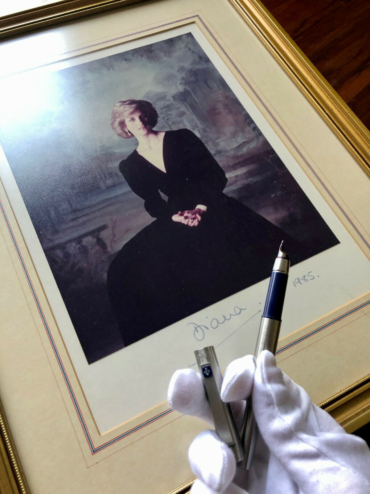 PRINCESS DIANA * PSA * AUTOGRAPH Snowdon Royal Portrait SIGNED * with Her PEN!