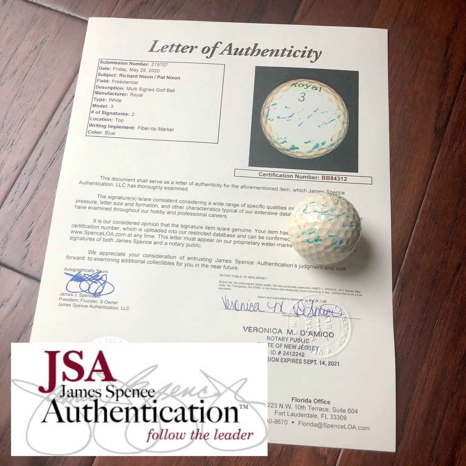 RICHARD & PATRICIA NIXON * JSA LOA * Autograph Golf Ball Signed * President