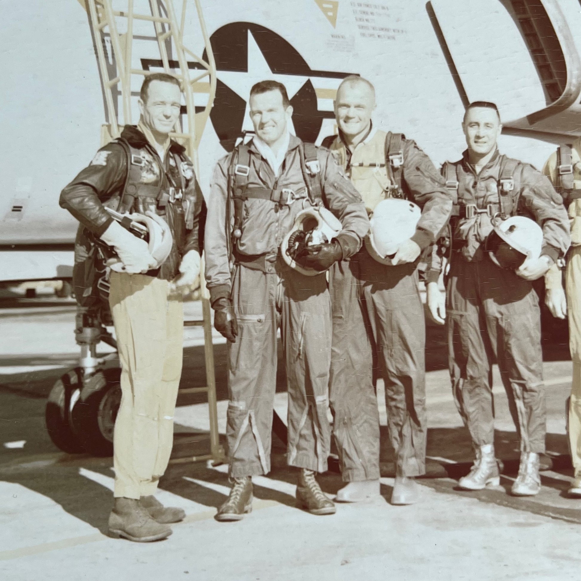 MERCURY 7 * PSA * Autograph 16x20 Presentation Photo Signed * Gus Grissom Seven