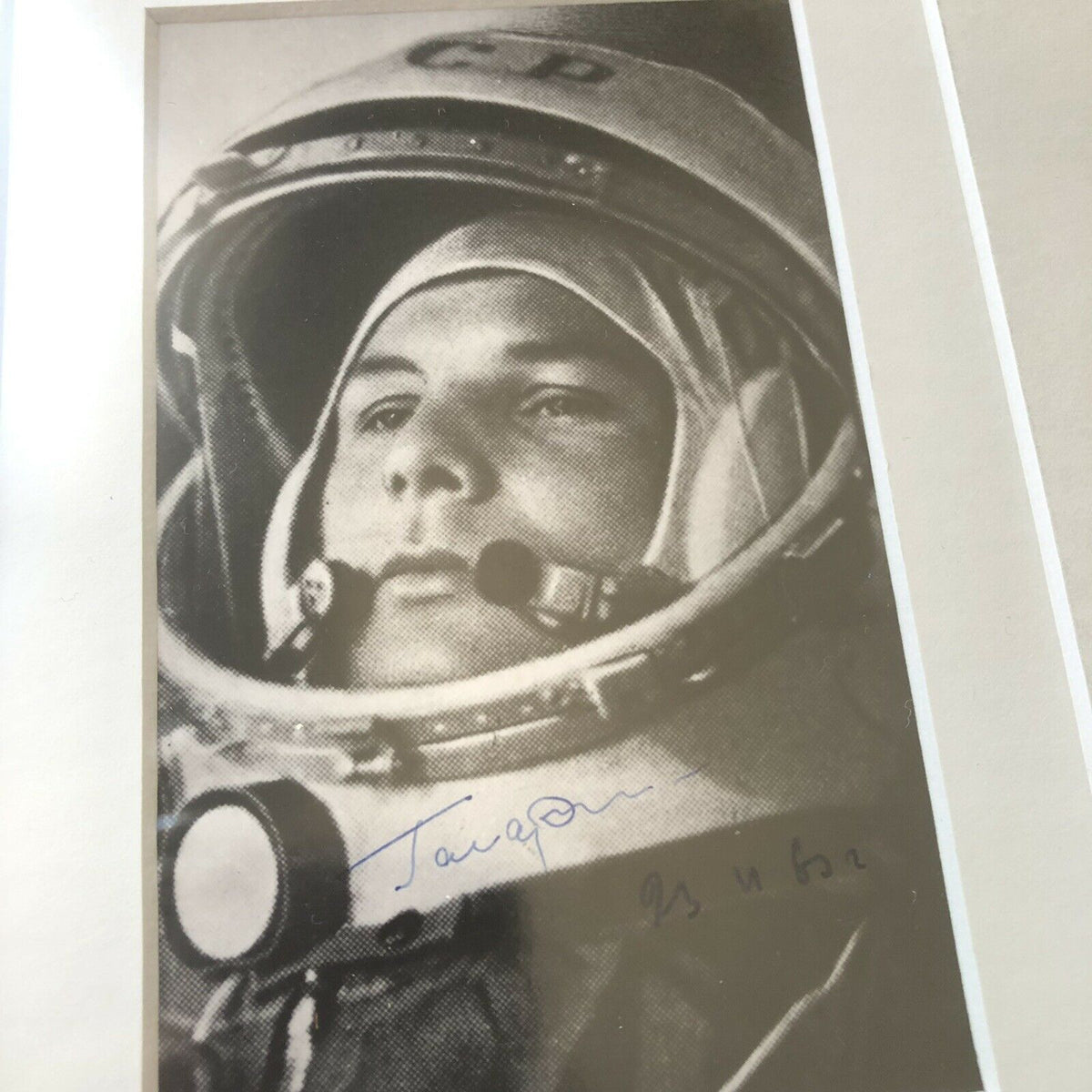 YURI GAGARIN * ZARELLI LOA * Autograph SPACE SUIT PORTRAIT Signed Photo * Vostok