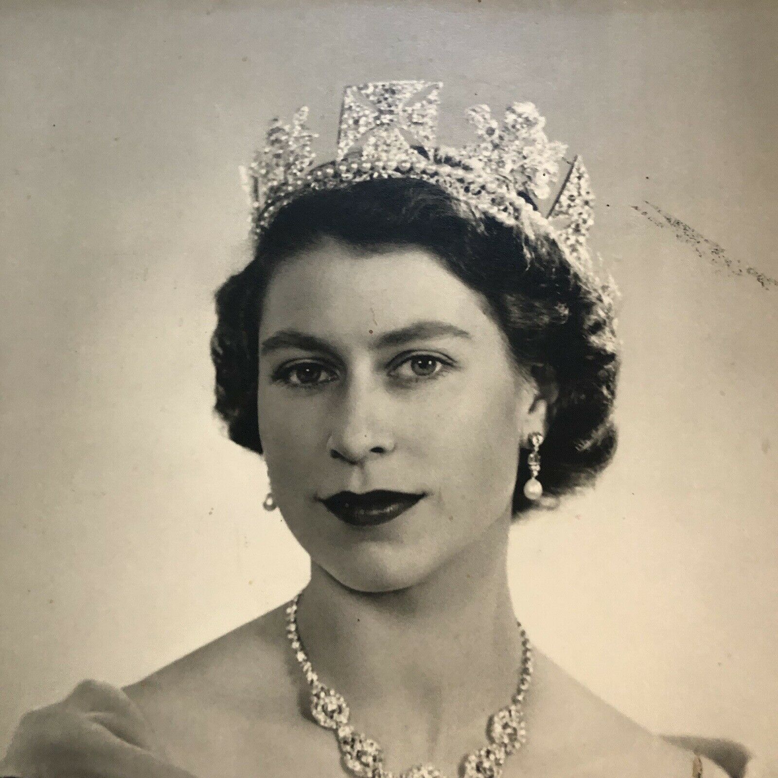QUEEN ELIZABETH II * JSA LOA * Signed 16x22 Coronation Year Autograph Portrait *