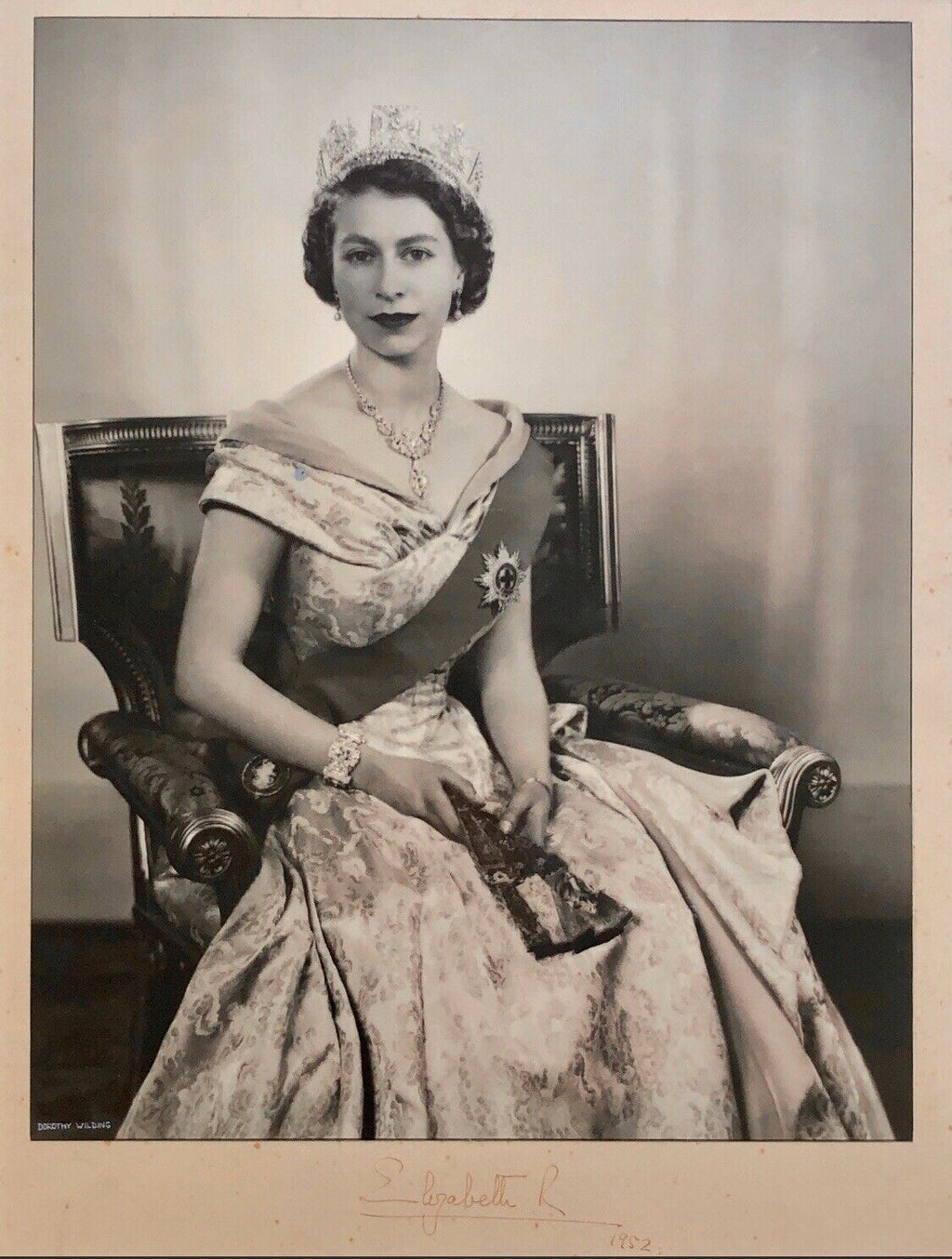 QUEEN ELIZABETH II * JSA LOA * Signed 15x20 Dorothy Wilding Autograph Portrait *