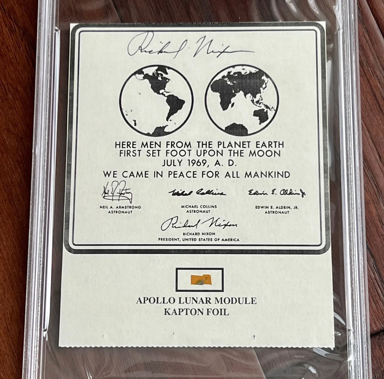RICHARD NIXON * PSA/DNA * Autograph APOLLO 11 Earth Plaque Signed * KAPTON FOIL