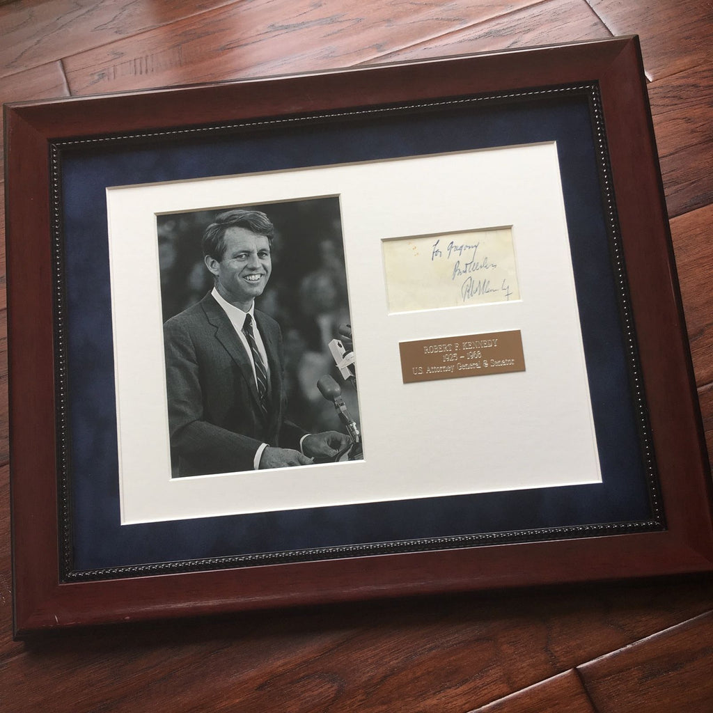ROBERT F. KENNEDY * JSA COA * Scarce Authentic AUTOGRAPH Card SIGNED