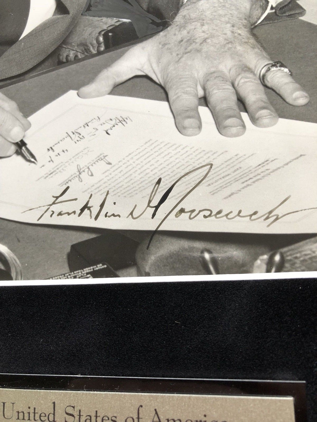 FRANKLIN D. ROOSEVELT * Signed DECLARING WAR ON JAPAN Photo * JSA COA Autograph