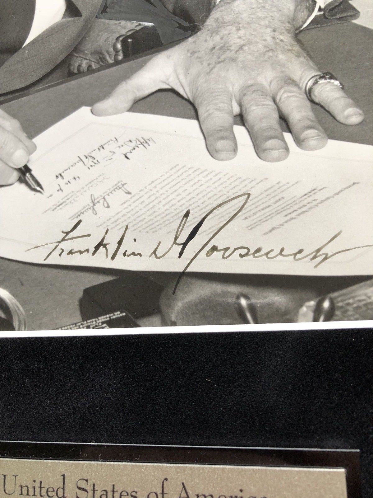 FRANKLIN D. ROOSEVELT * Signed DECLARING WAR ON JAPAN Photo * JSA COA Autograph