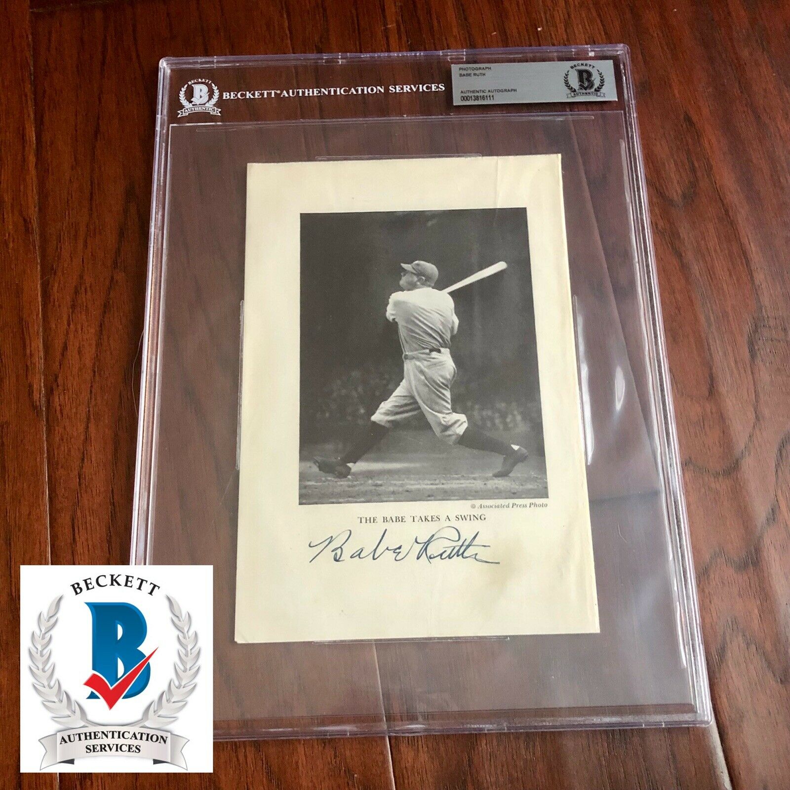 BABE RUTH * Beckett BAS * Autograph Uninscribed At Bat Photo Signed Graded 8