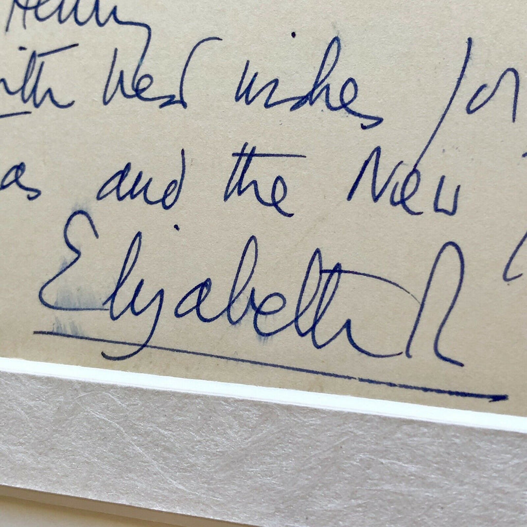 QUEEN ELIZABETH II * BAS LOA * Handwritten Autograph Buckingham Card SIGNED *