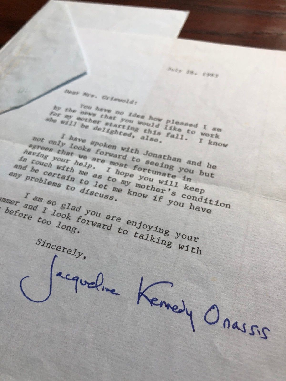 JACQUELINE KENNEDY * PSA/DNA * AUTOGRAPH Typed Letter SIGNED To Mom's Caretaker
