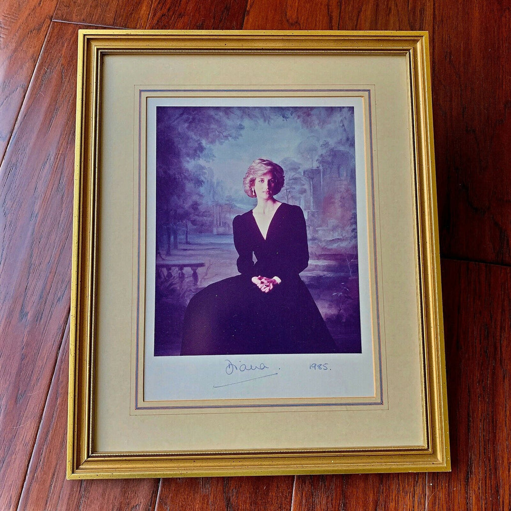 PRINCESS DIANA * PSA * AUTOGRAPH Snowdon Royal Portrait SIGNED * with Her PEN!