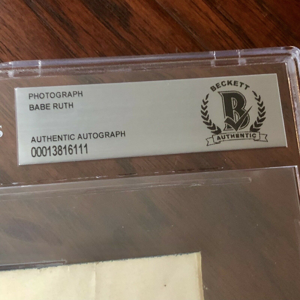 BABE RUTH * Beckett BAS * Autograph Uninscribed At Bat Photo Signed Graded 8