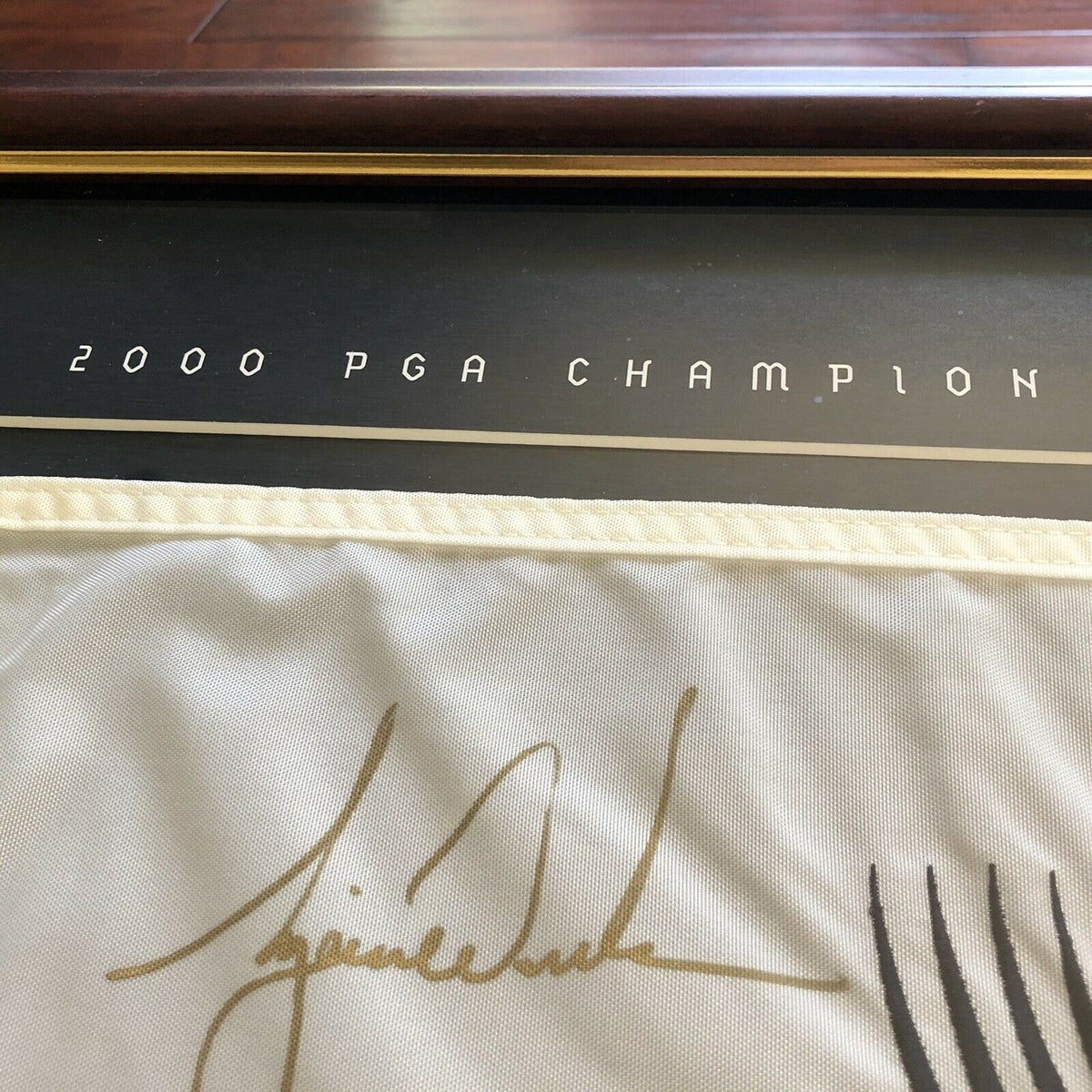 TIGER WOODS * UDA * Signed Pin Flag 2000 Valhalla Autograph Framed * Upper Deck